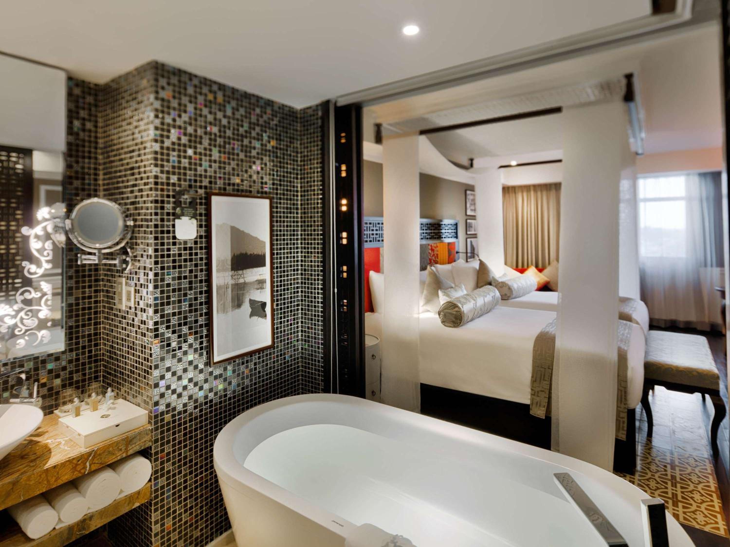 Deluxe Room With Two Single Beds photo 3