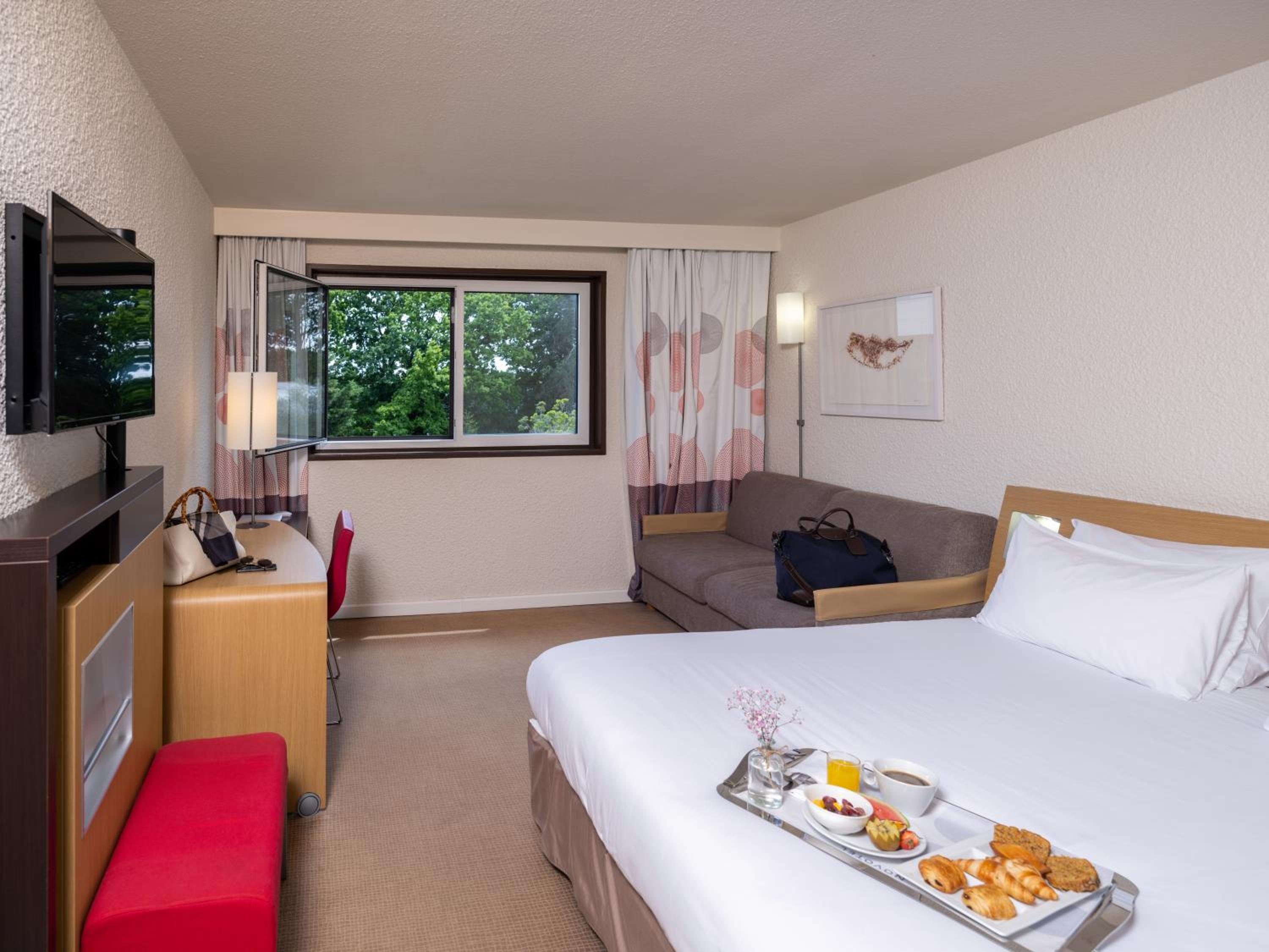Classic Double Room with Sofa Bed - Photo 3