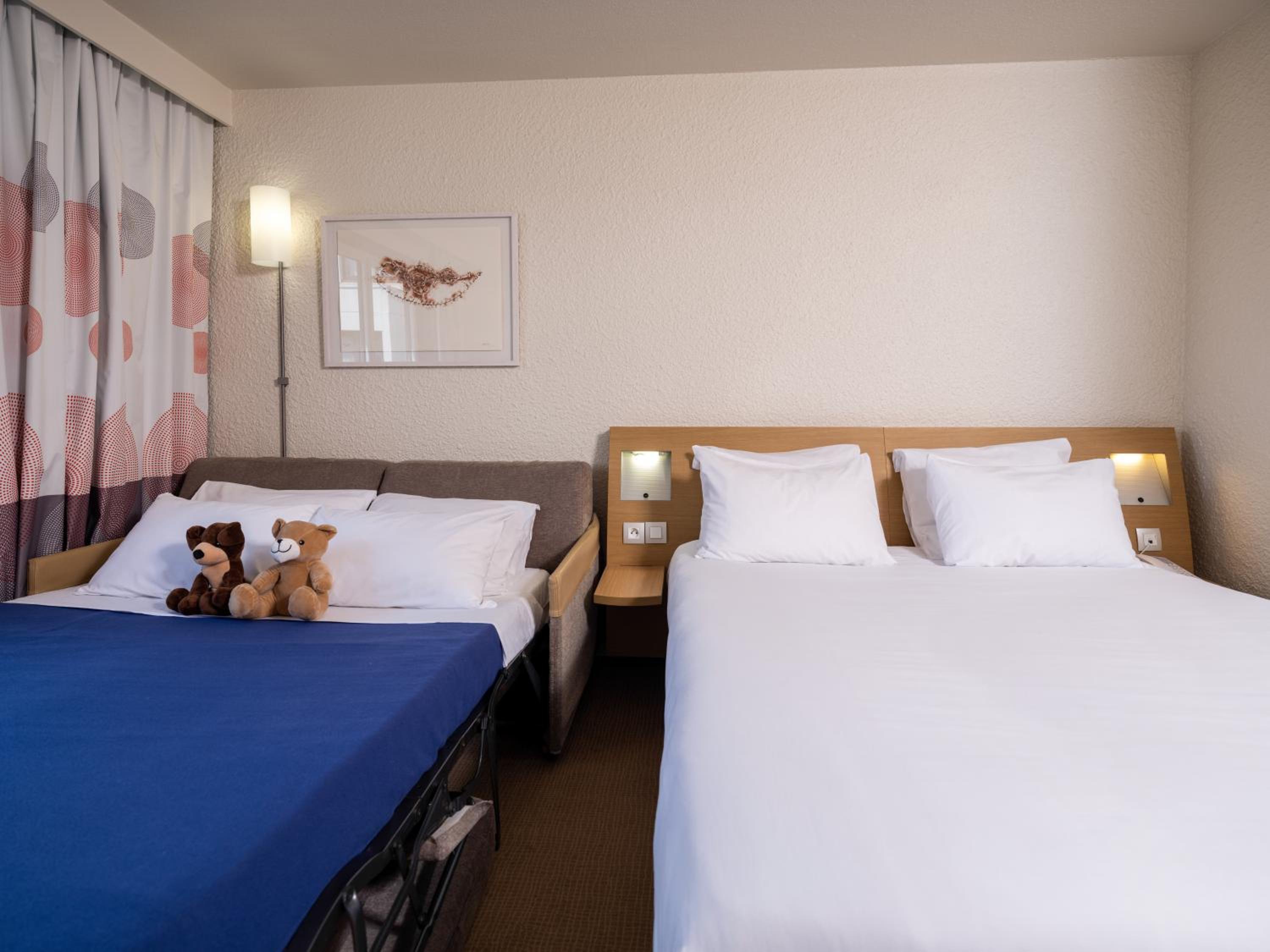 Classic Double Room with Sofa Bed photo 3
