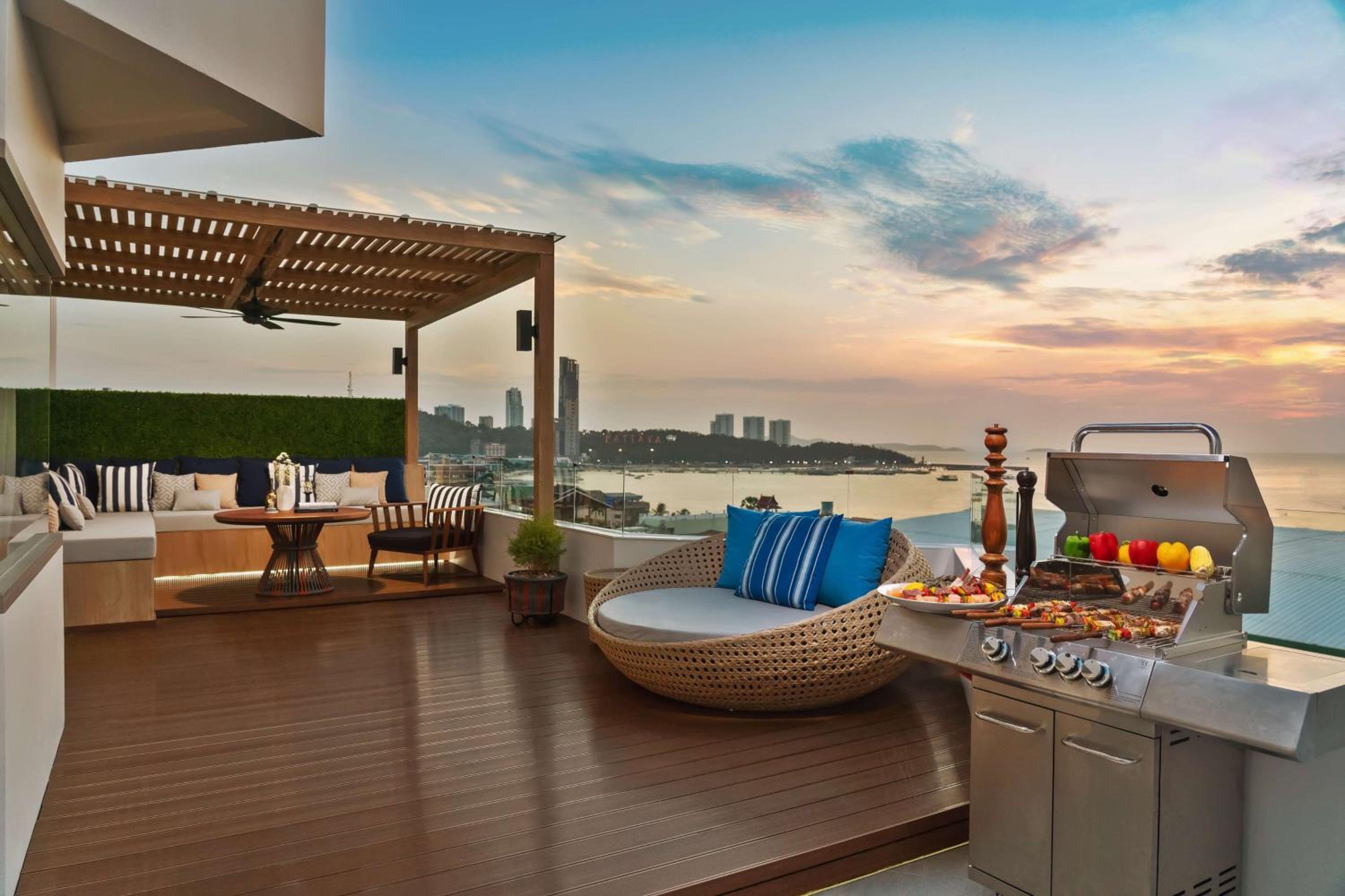 Sea View Corner Suite