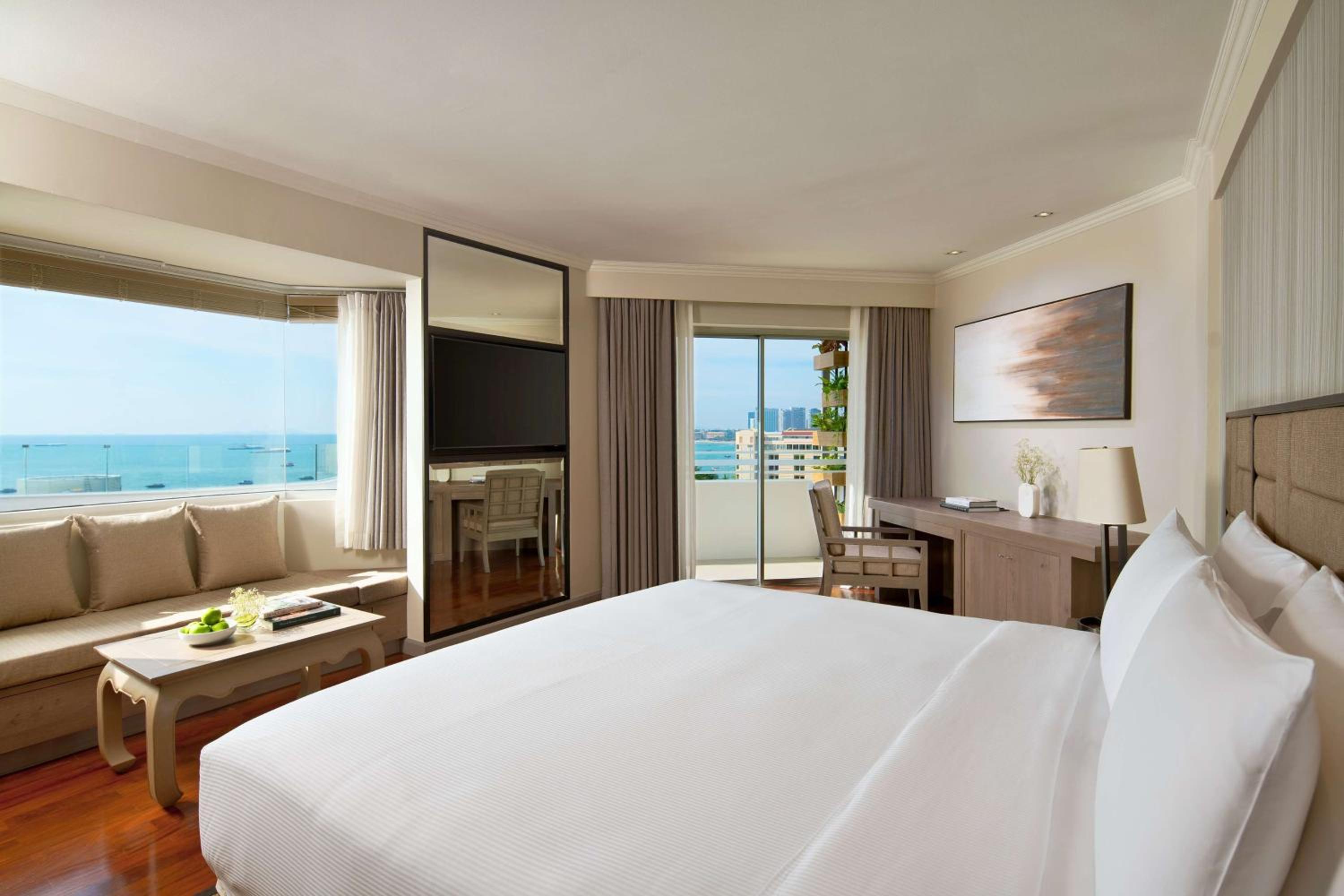 Sea View Corner Suite