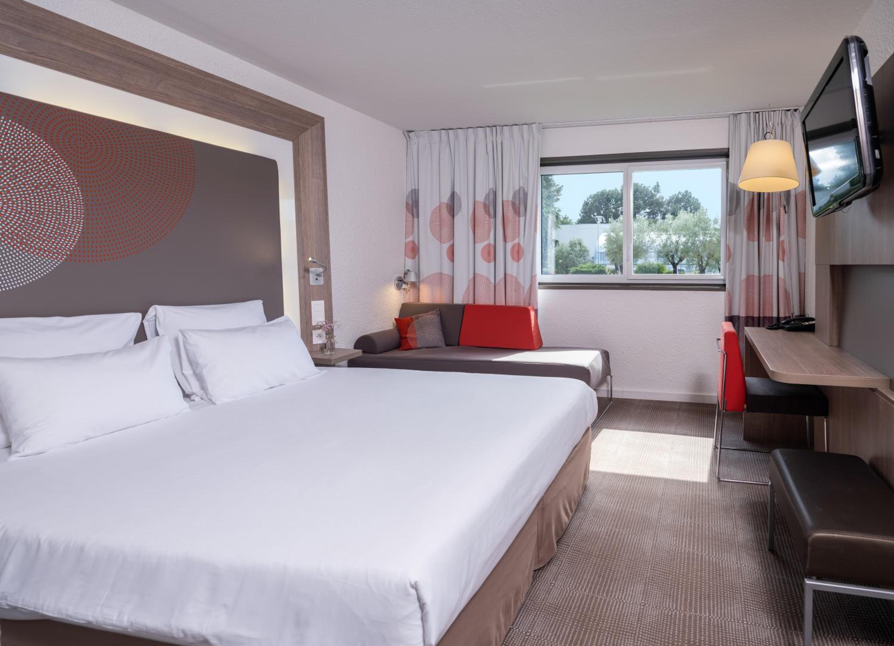 Executive Double Room with Sofa Bed - Photo 7