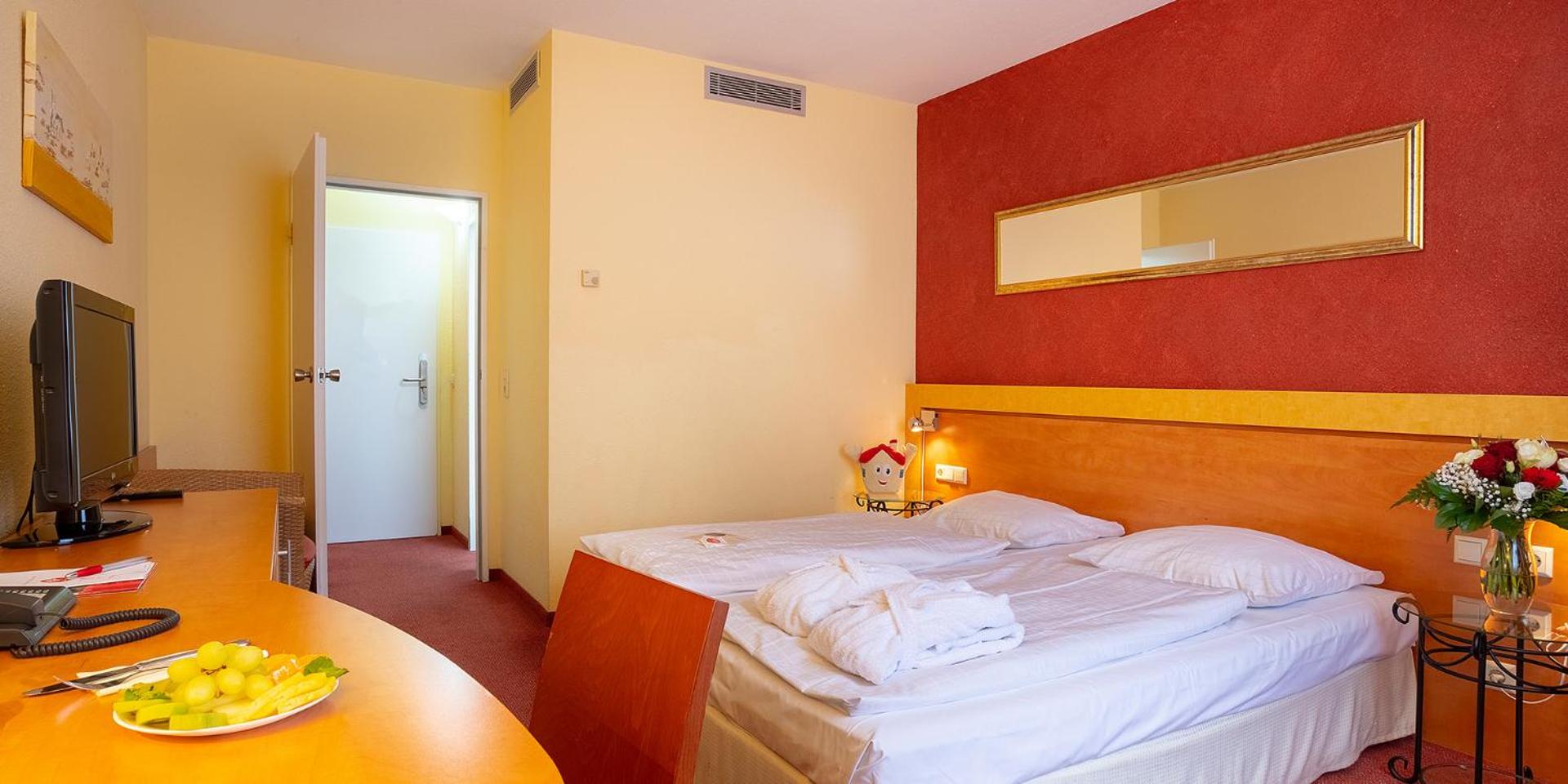 Economy Double Room - Photo 3