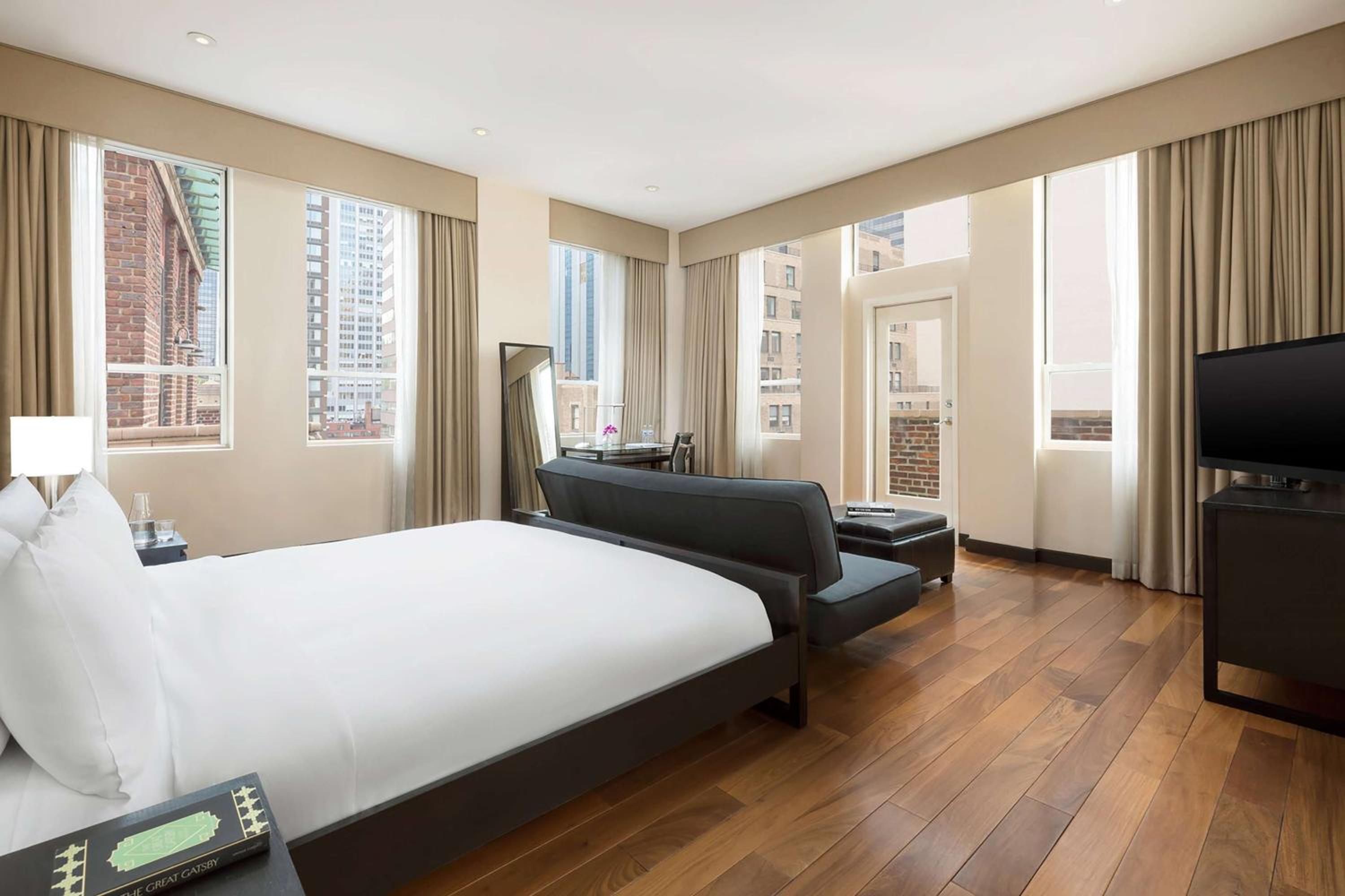 Signature Skyloft Suite