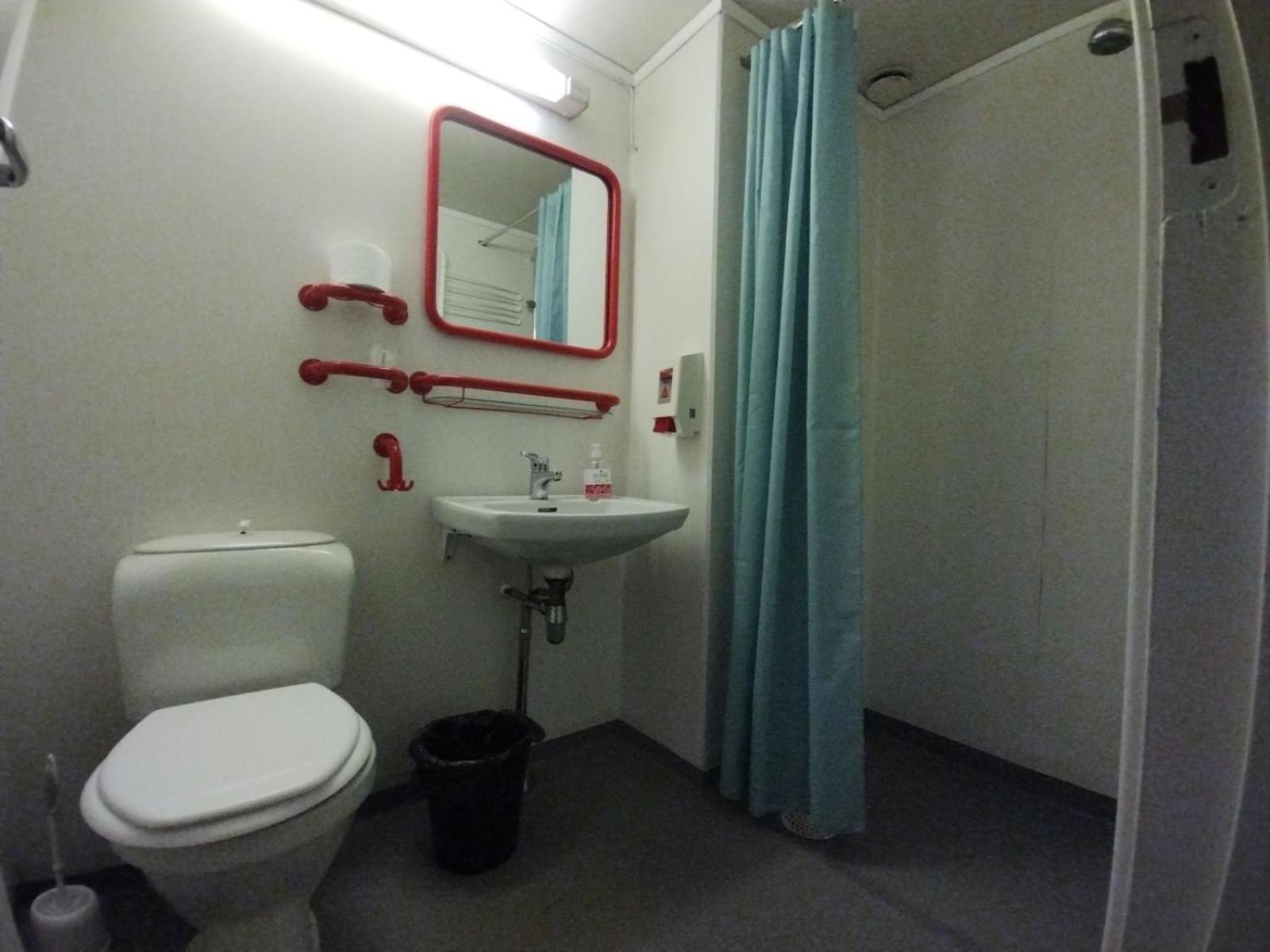 Triple Room with Private Bathroom - Photo 2