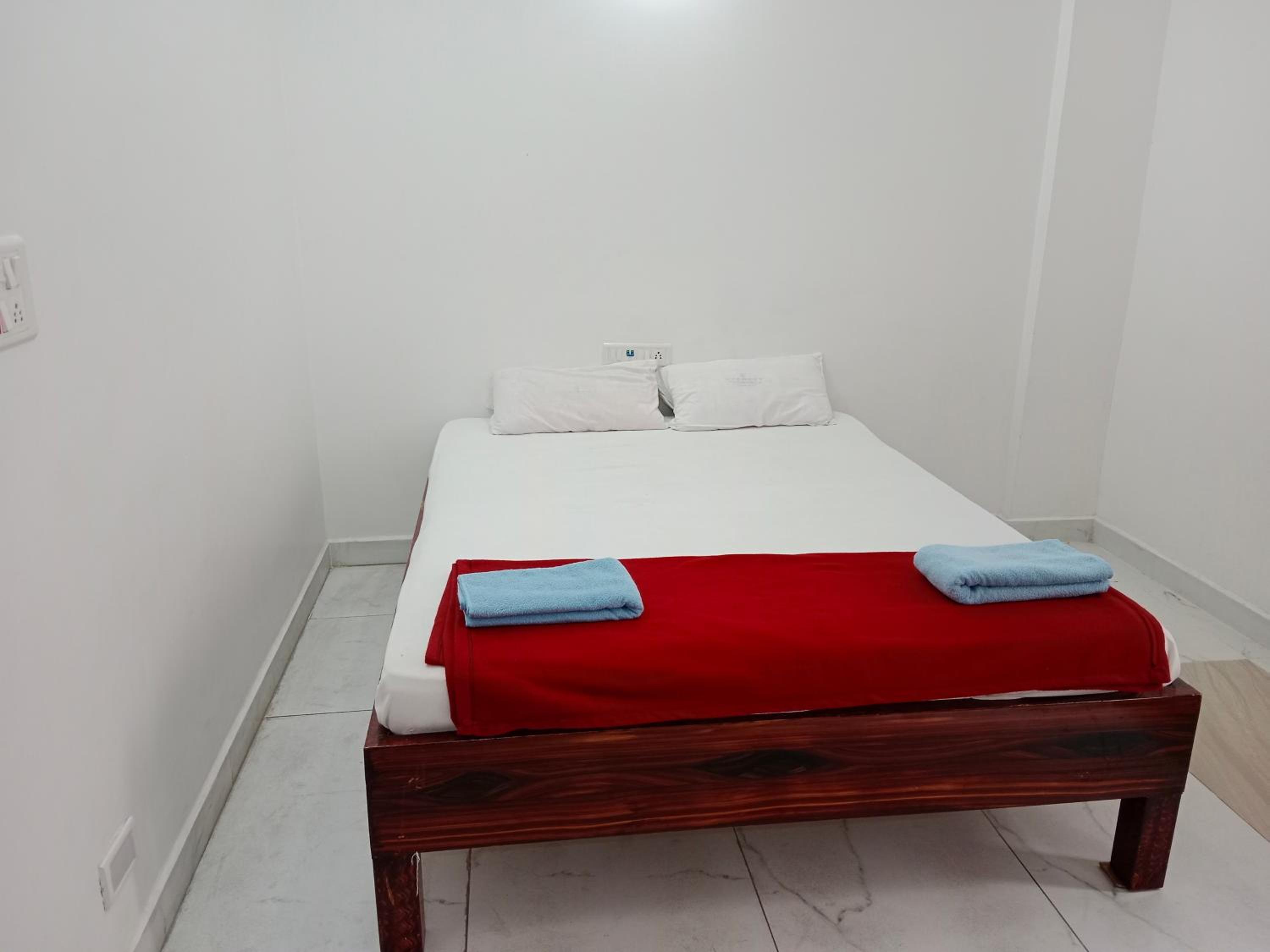 Budget Double Room photo 2