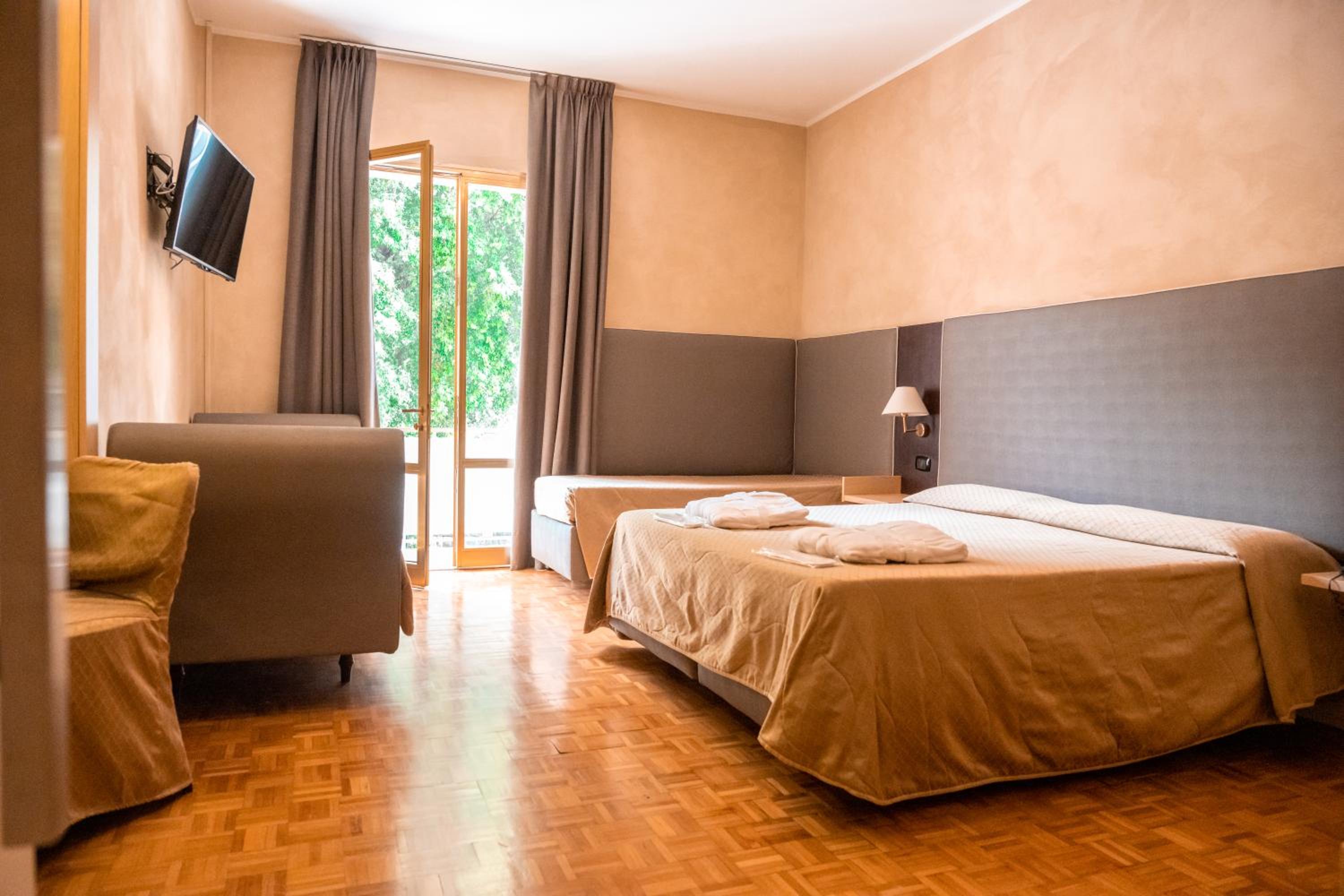 Quadruple Room photo 2