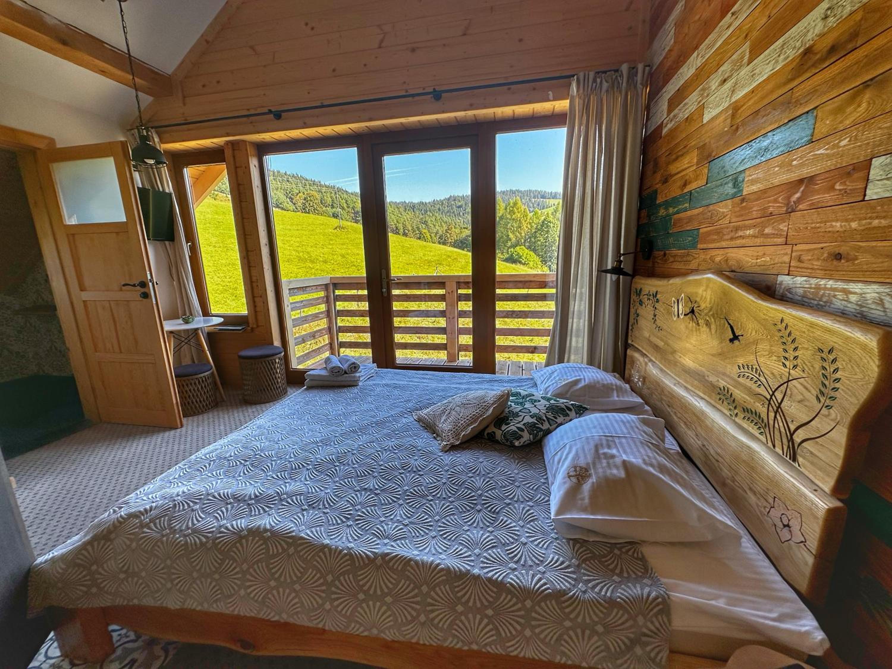 Apartment with Mountain View photo 3