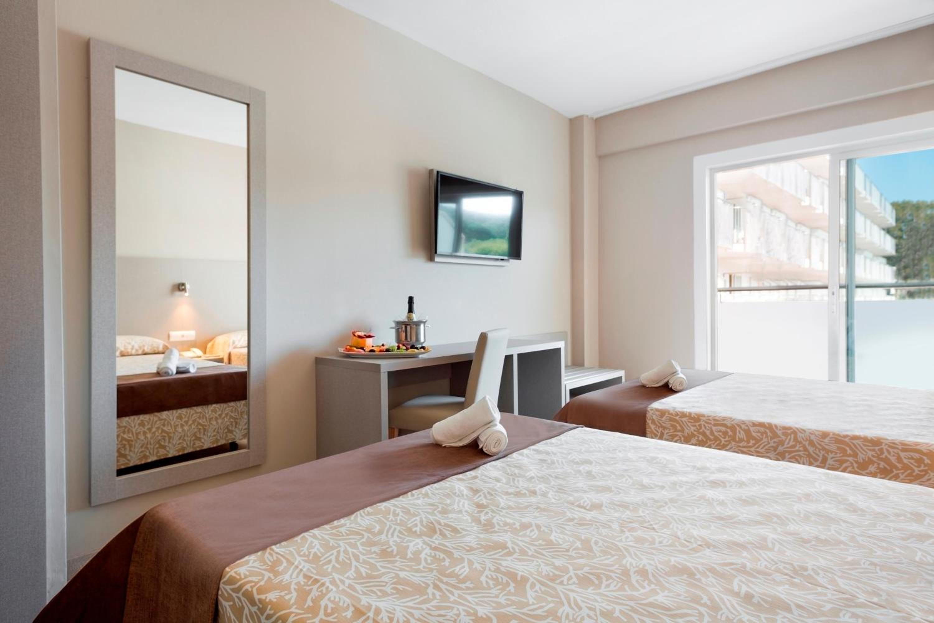 Double Room - Photo 2