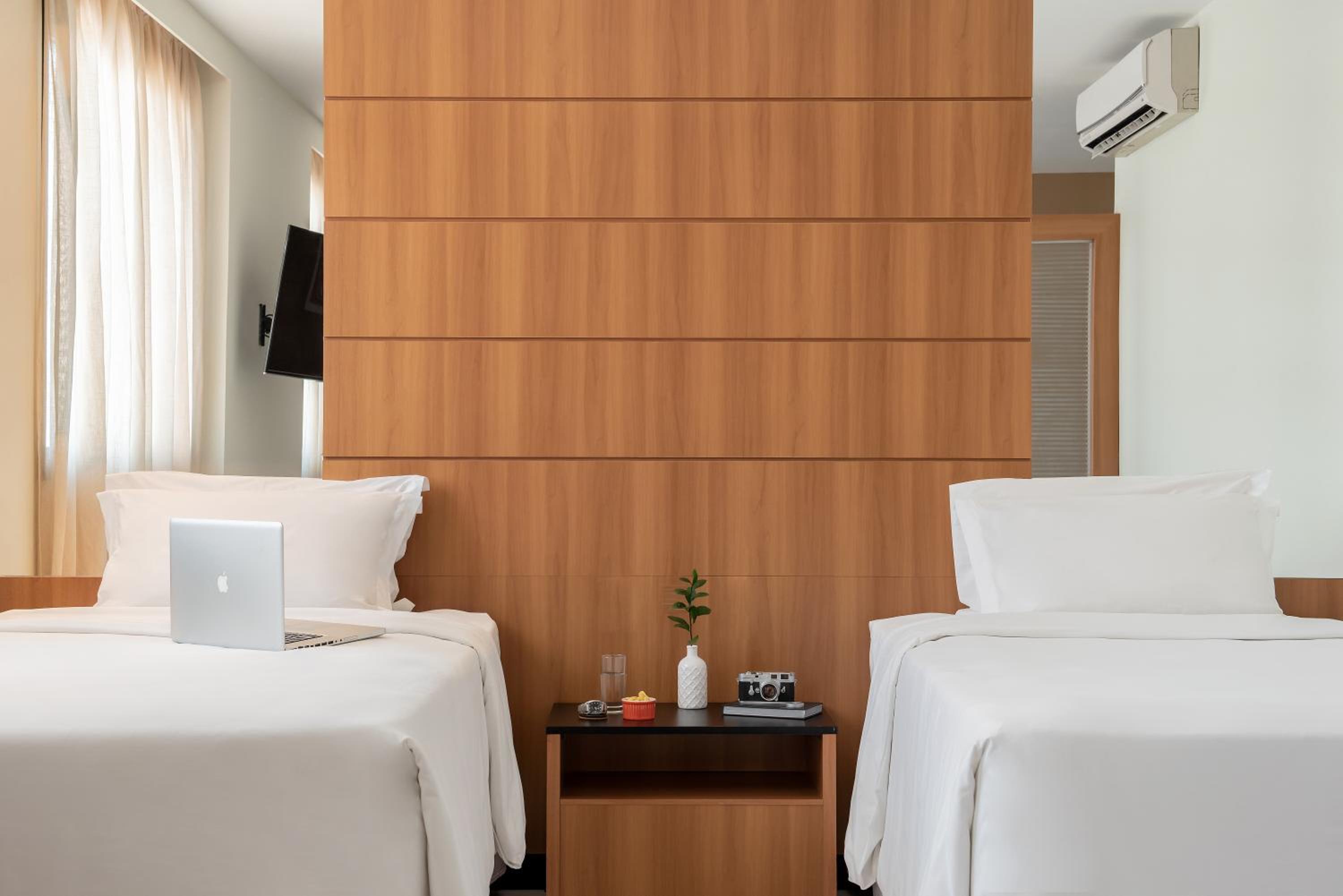 Standard Twin - Twin Beds - Photo 2
