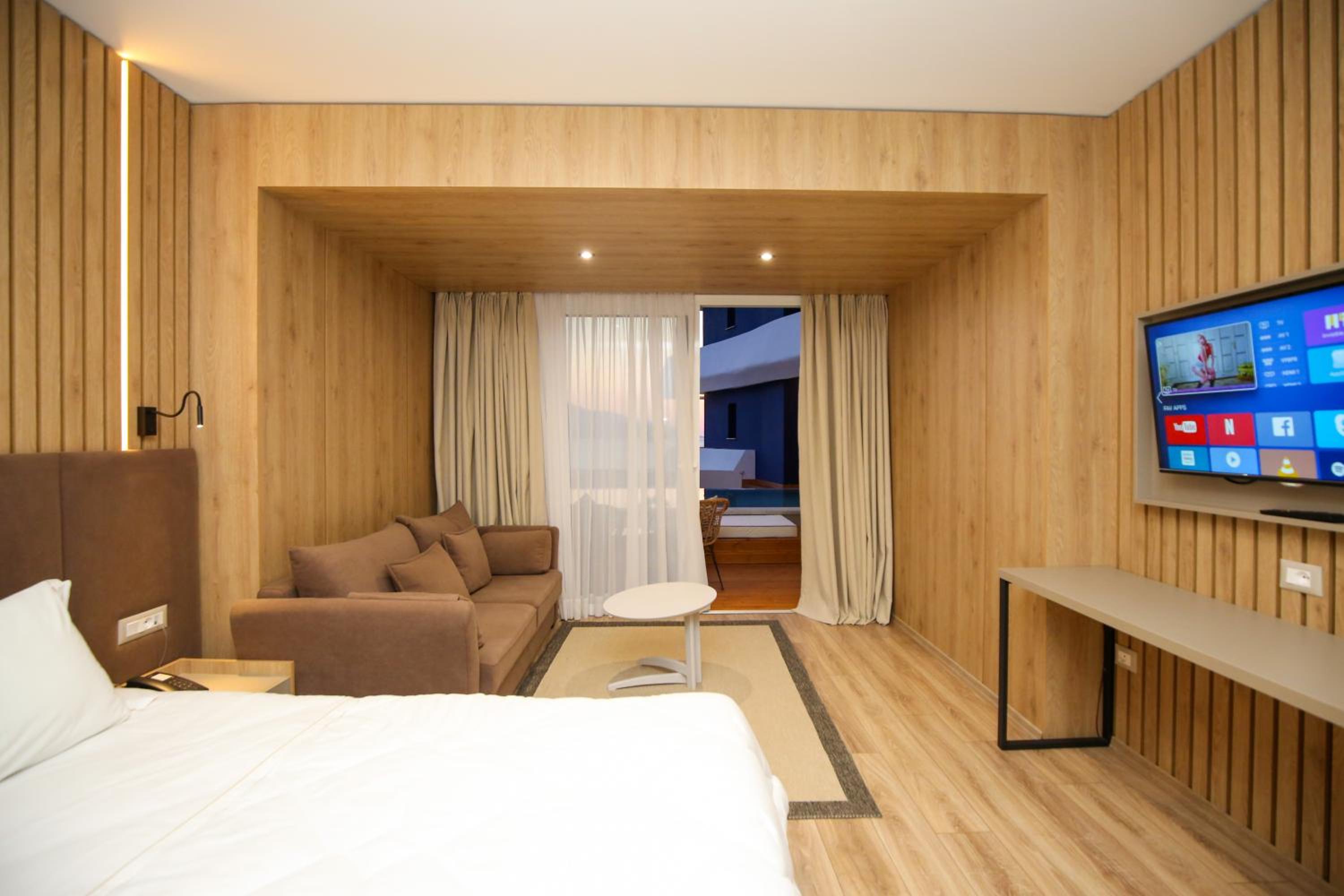 Deluxe Double Room photo 3