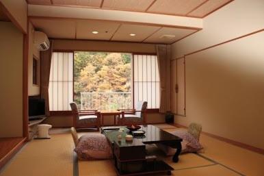 Japanese-Style Economy Room - Photo 1