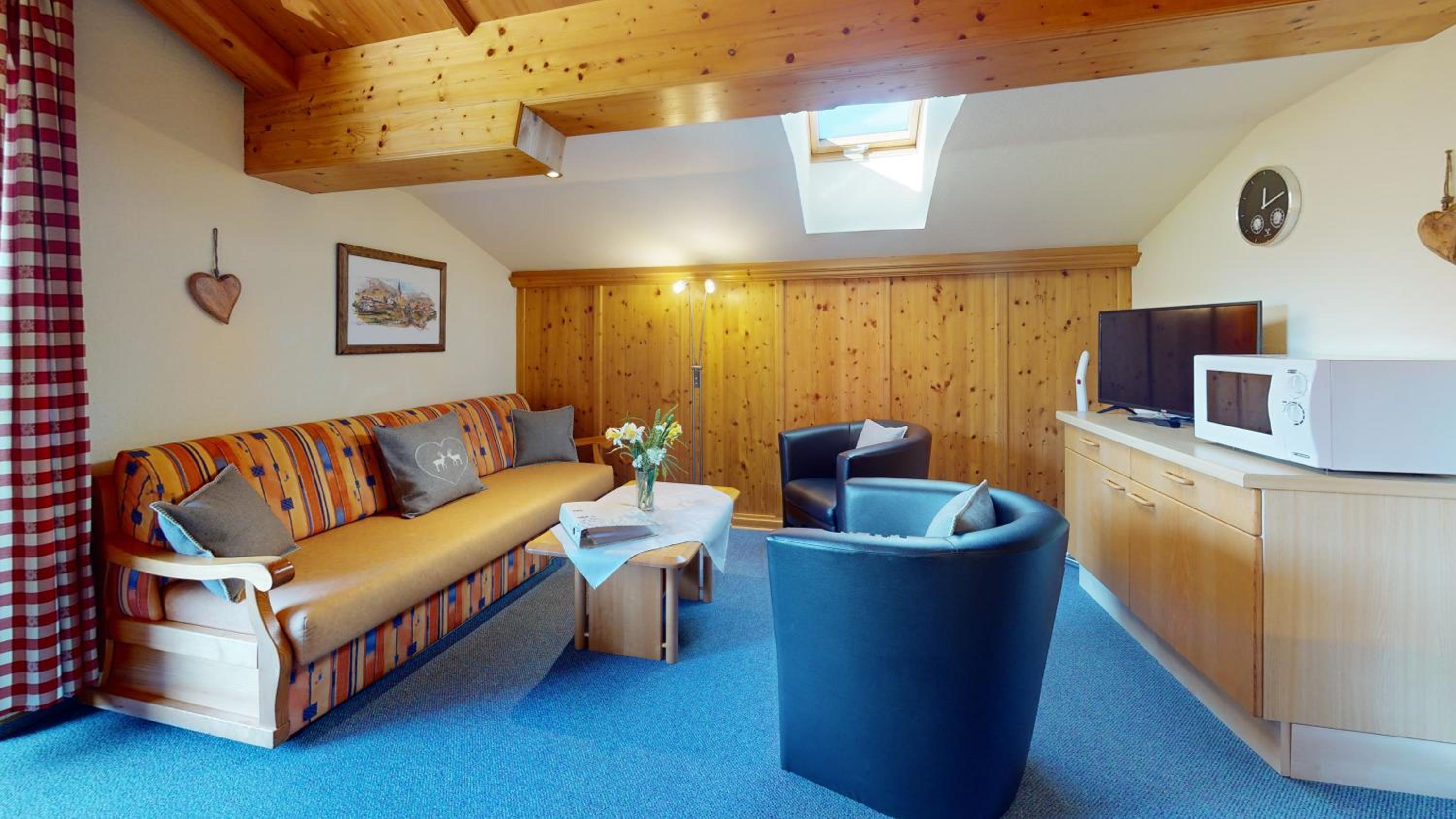 One-Bedroom Apartment with Balcony photo 2