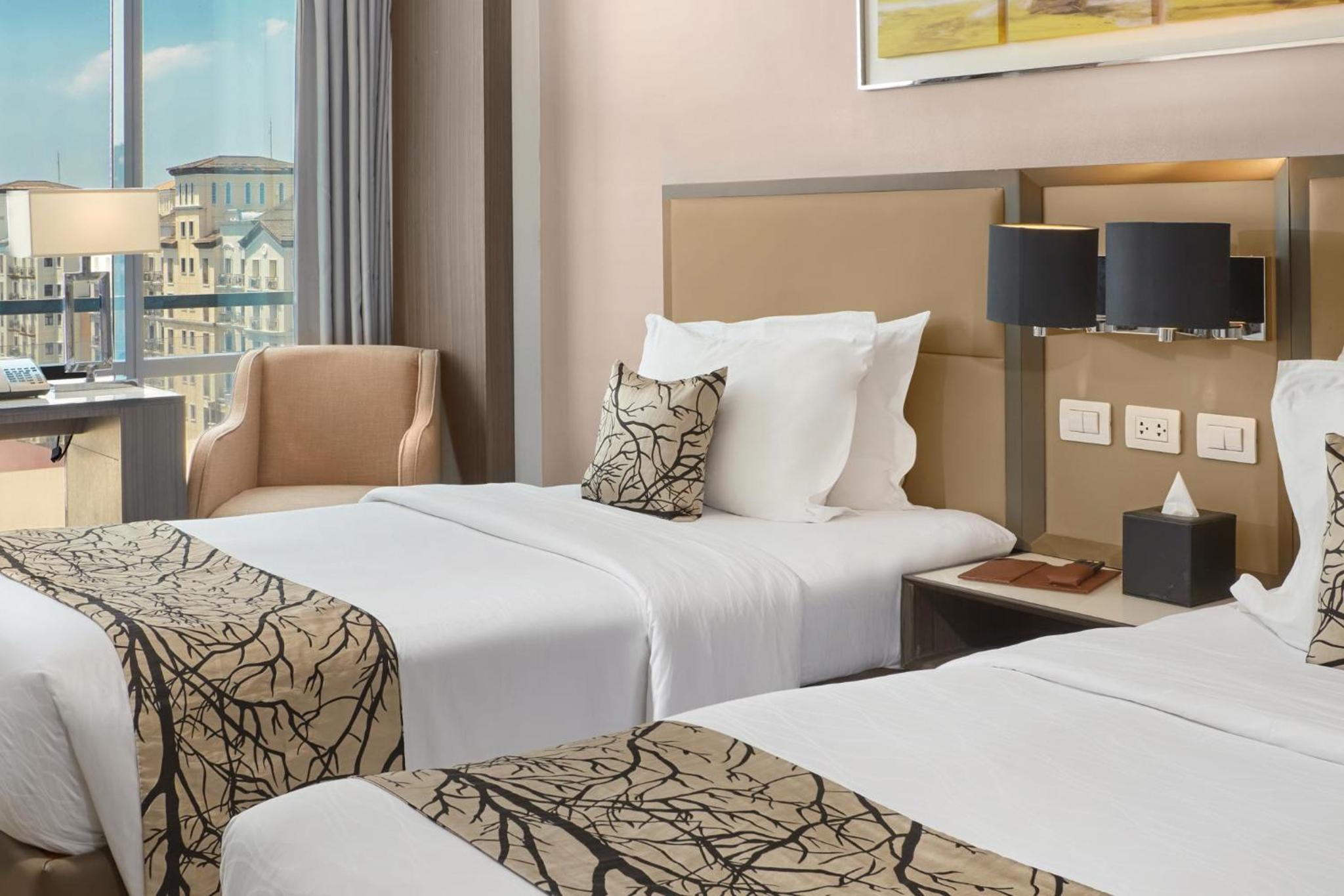 Premier Twin with Rooftop Pool Access photo 3