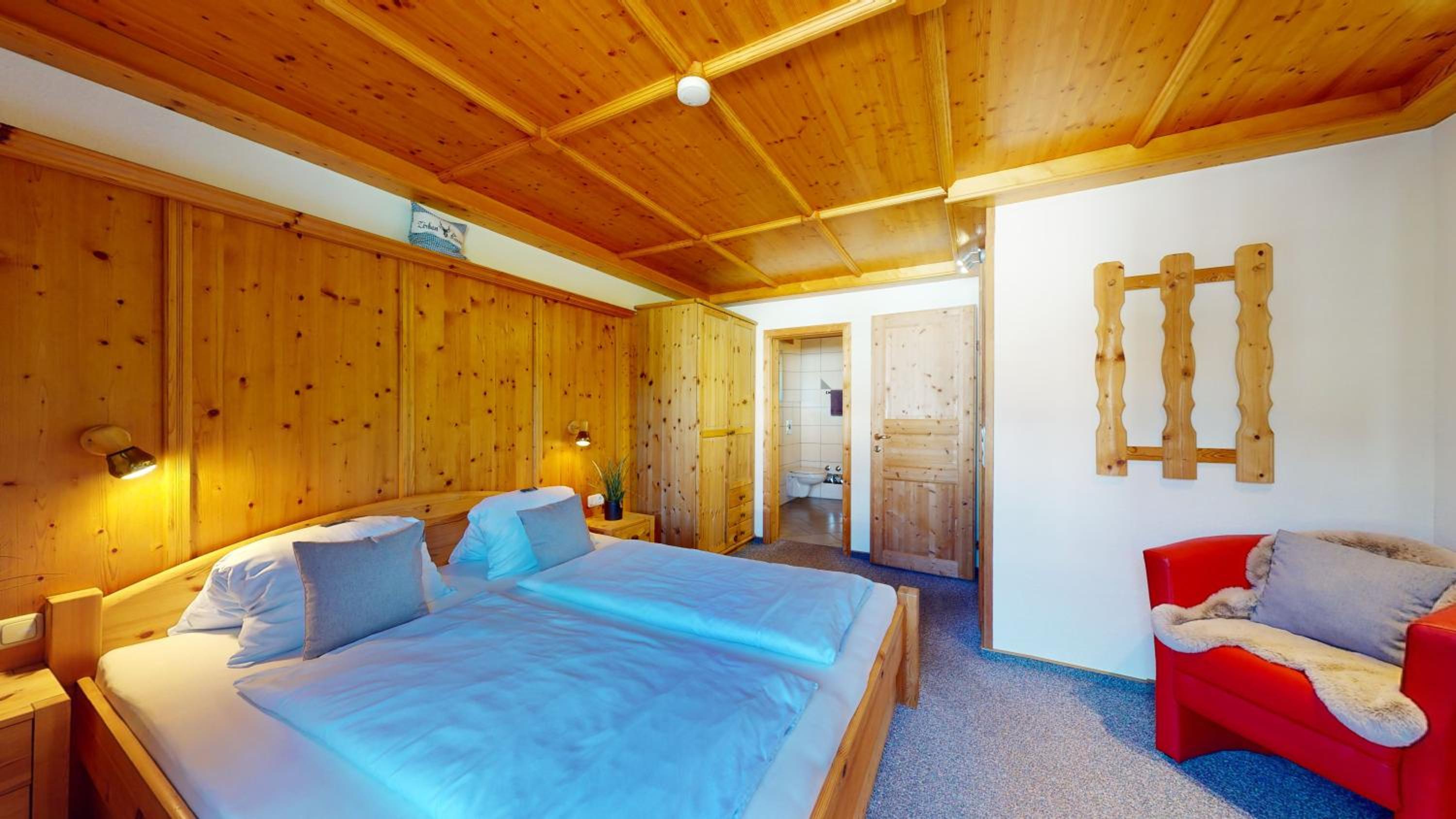 Two-Bedroom Apartment with Balcony photo 2