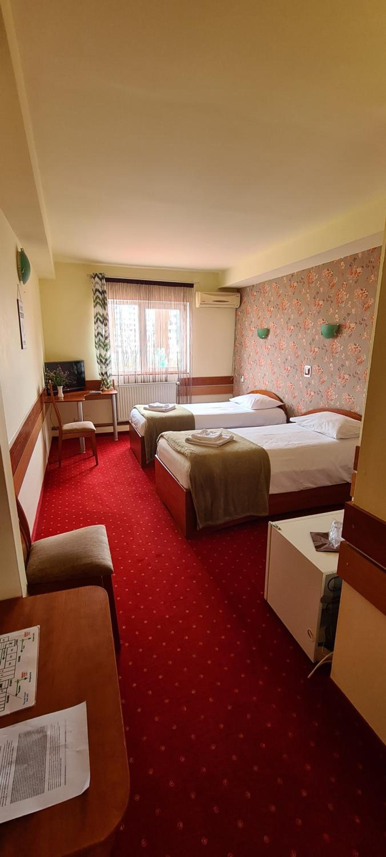 Twin Room - Photo 2