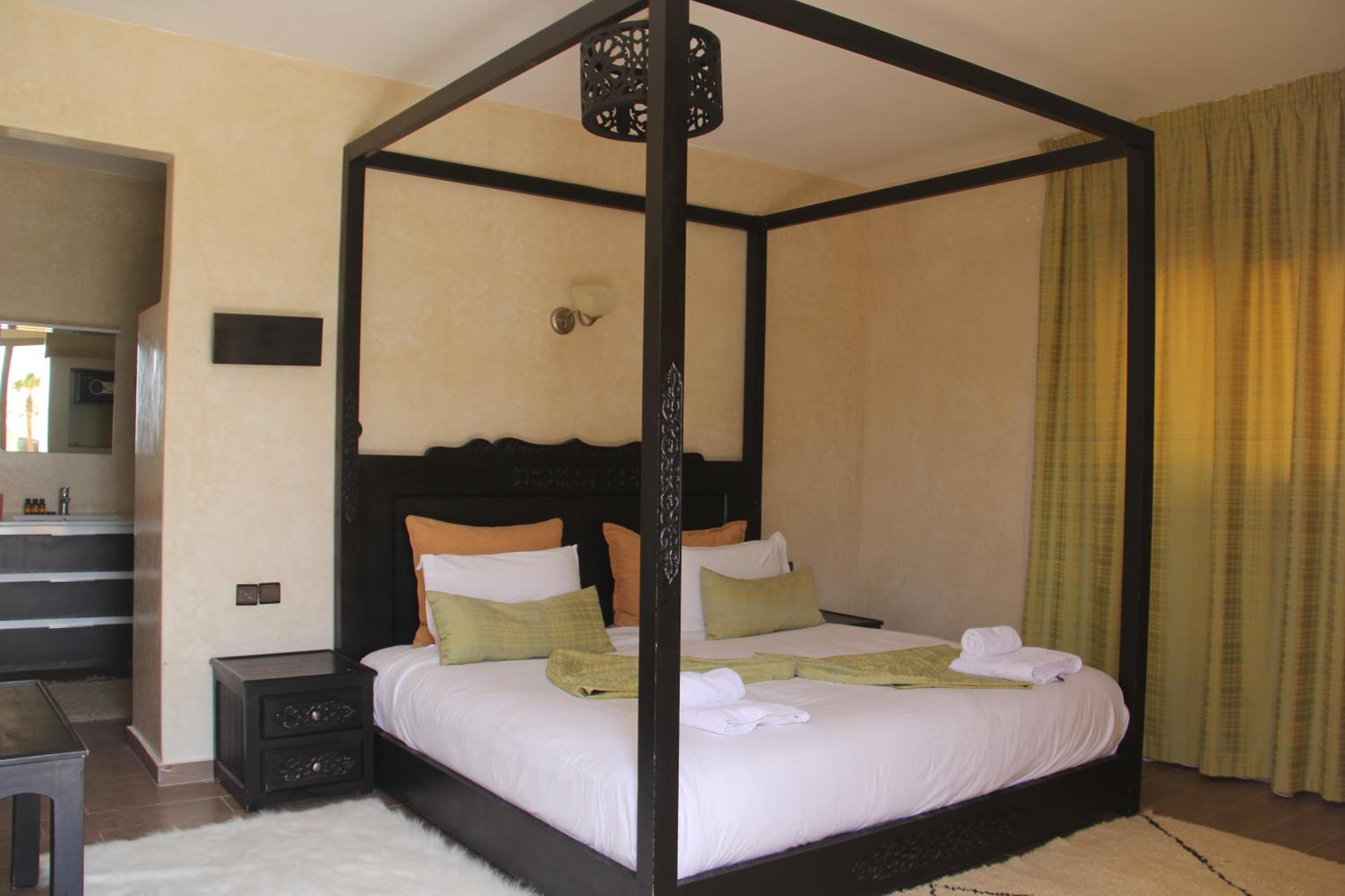 Deluxe Suite - Photo 3