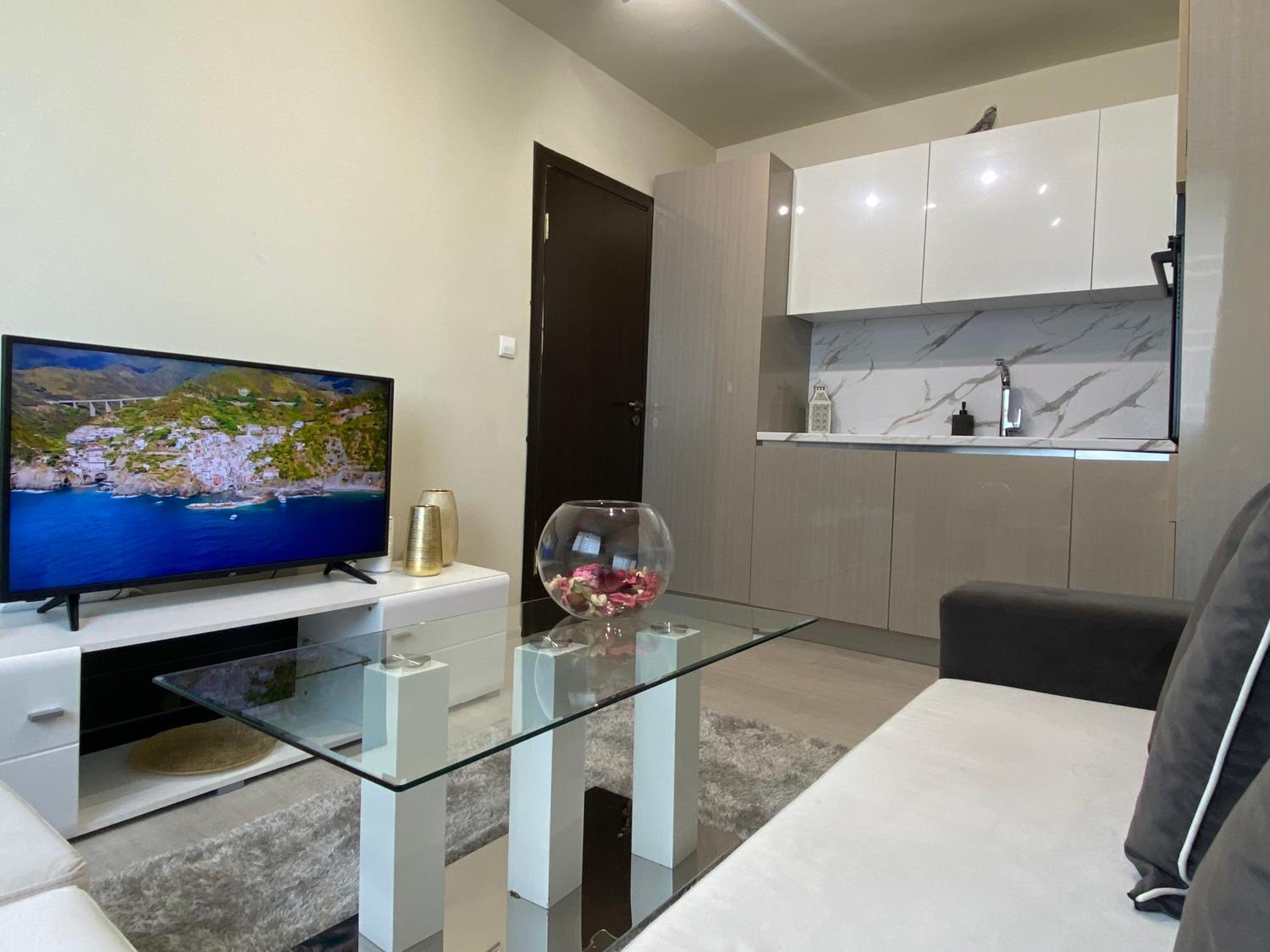 One-Bedroom Apartment - Photo 5
