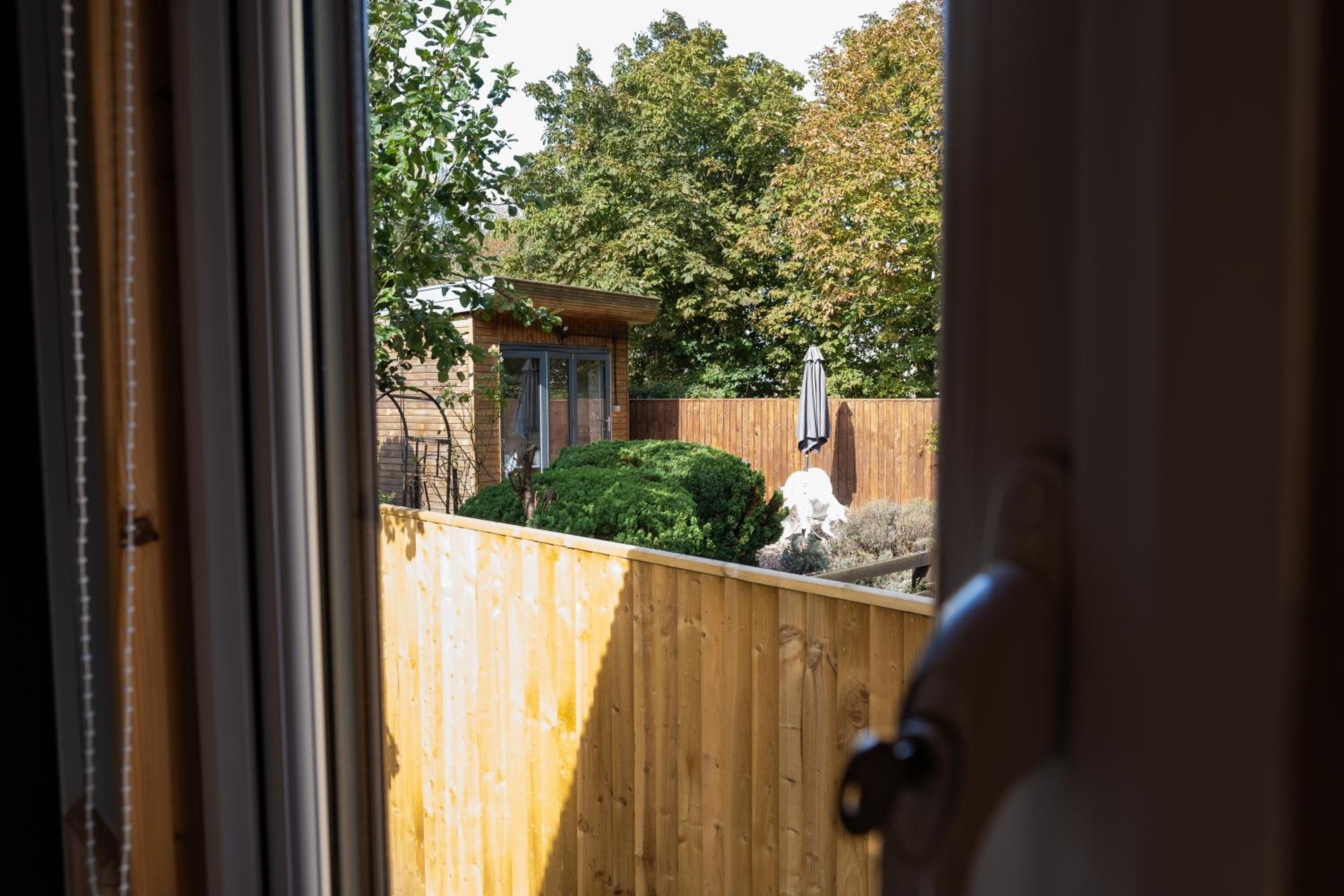 Double Room with Garden View - Photo 11