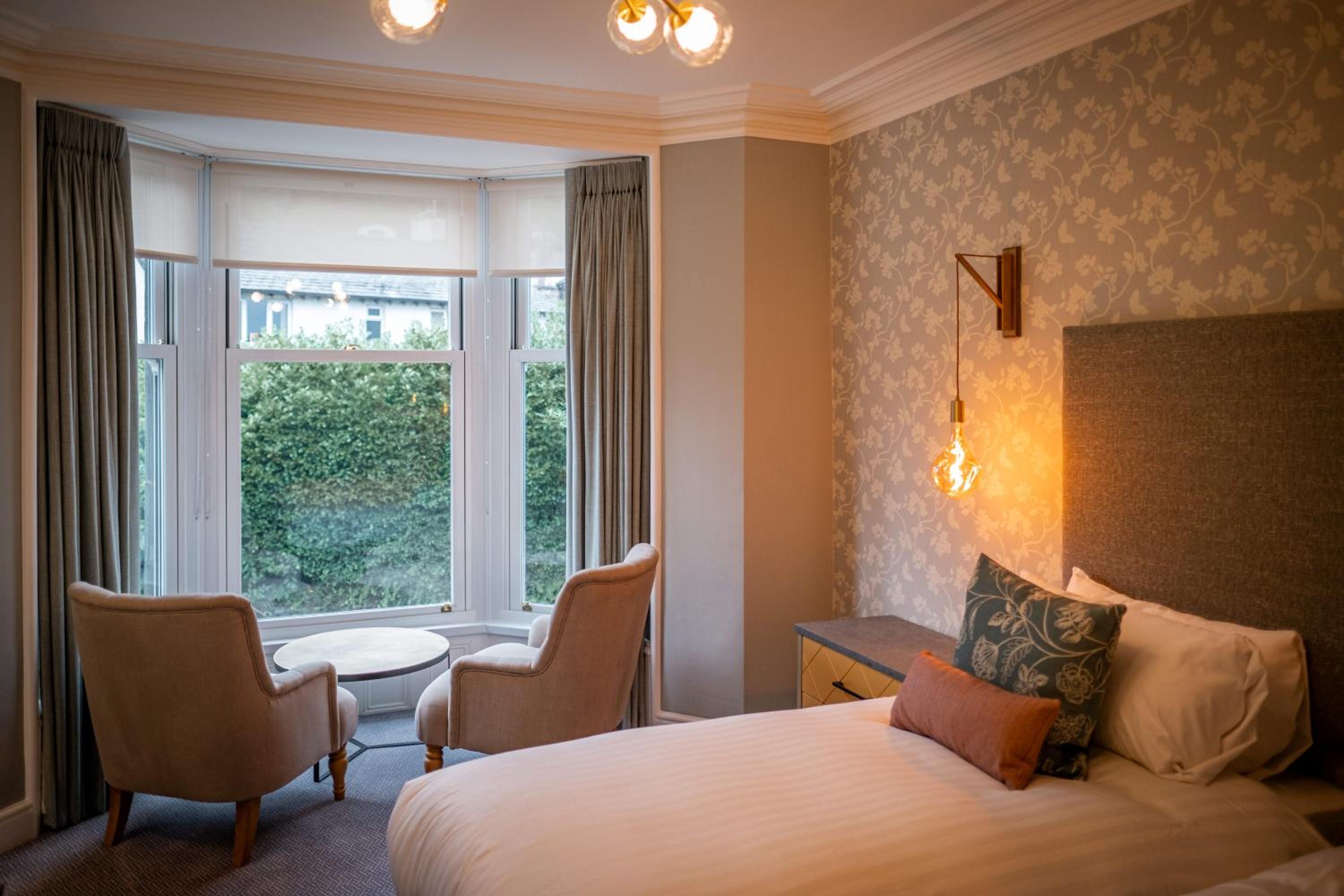 Double or Twin Room with Private Bathroom - Photo 18