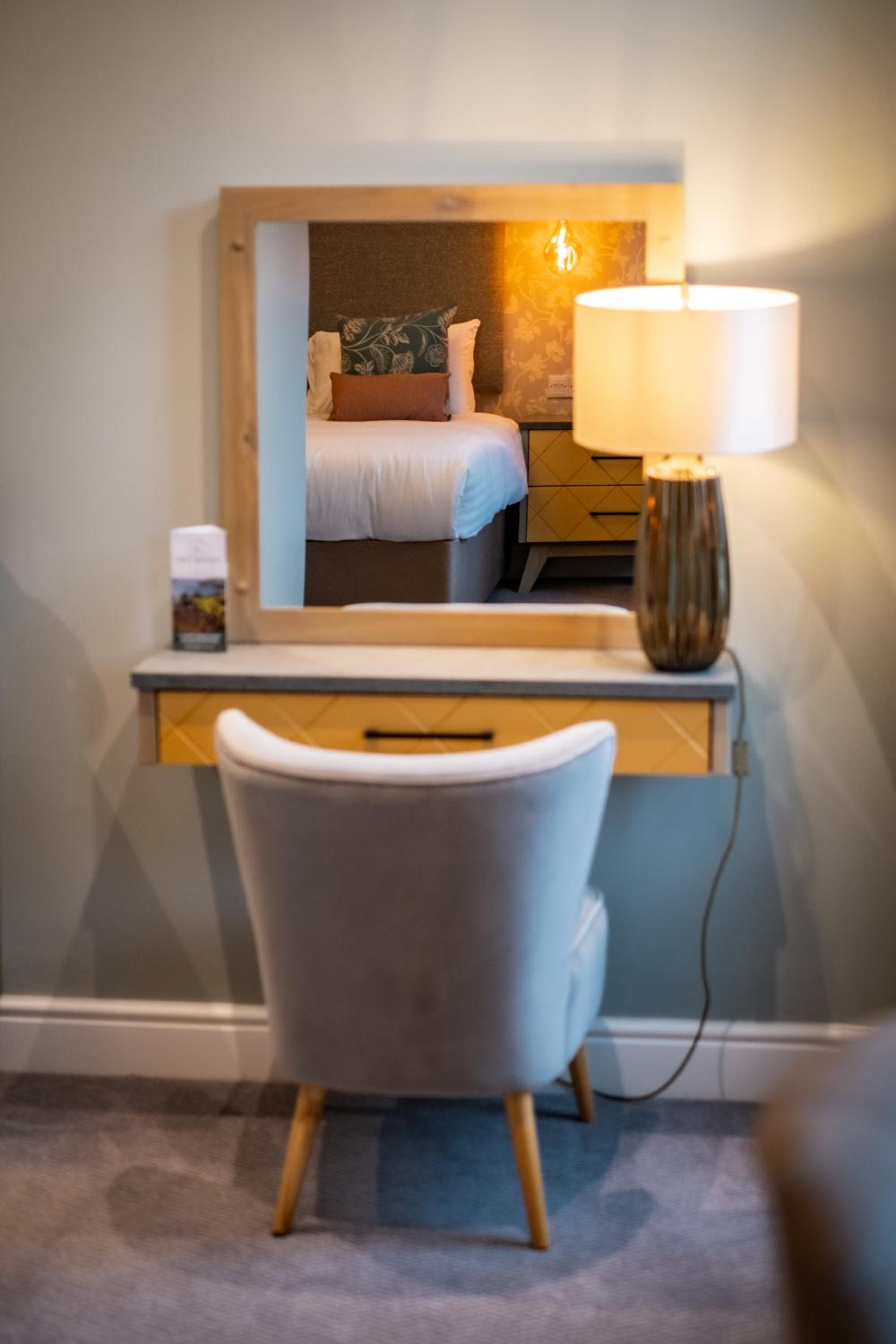 Double or Twin Room with Private Bathroom - Photo 3