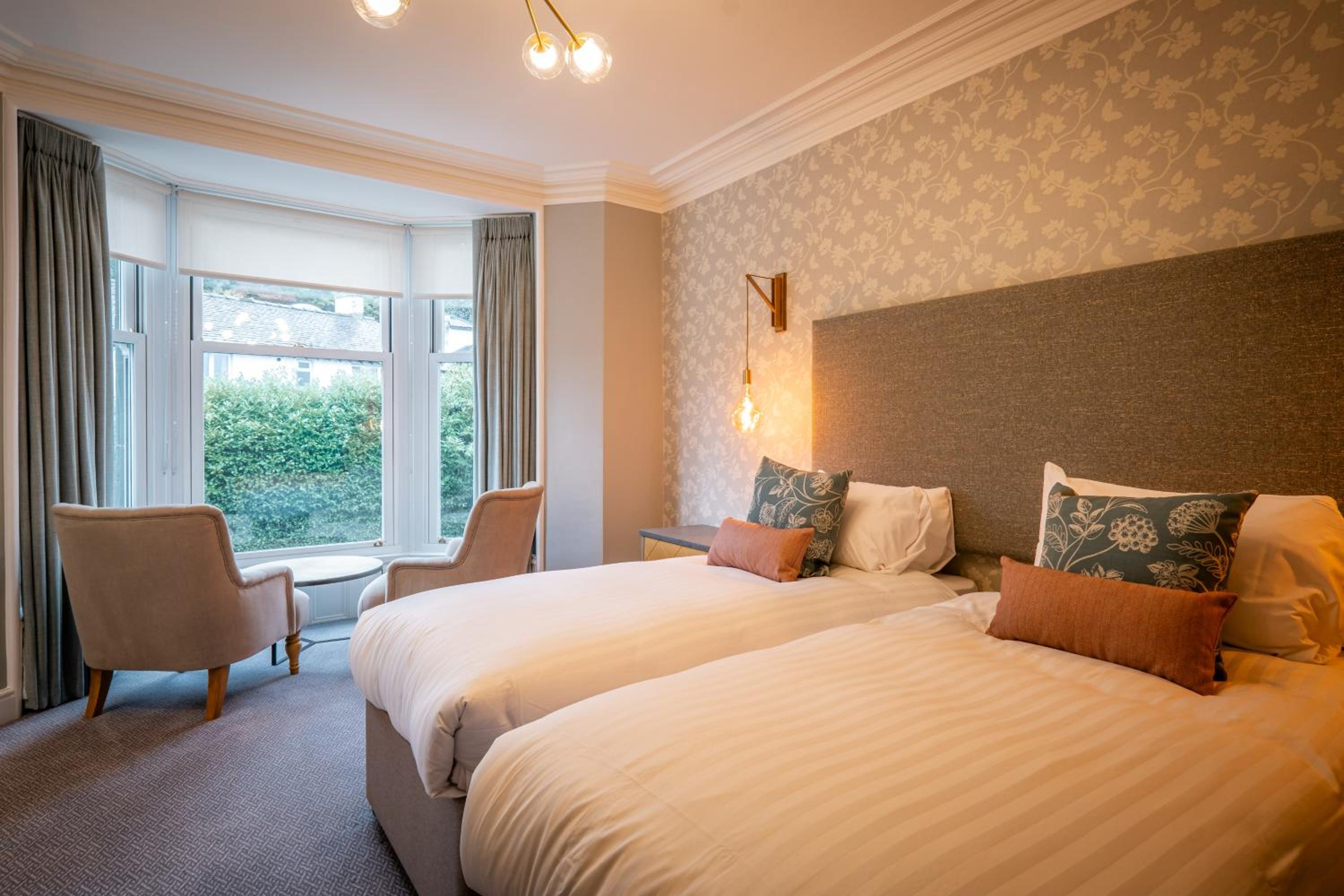 Double or Twin Room with Private Bathroom - Photo 21