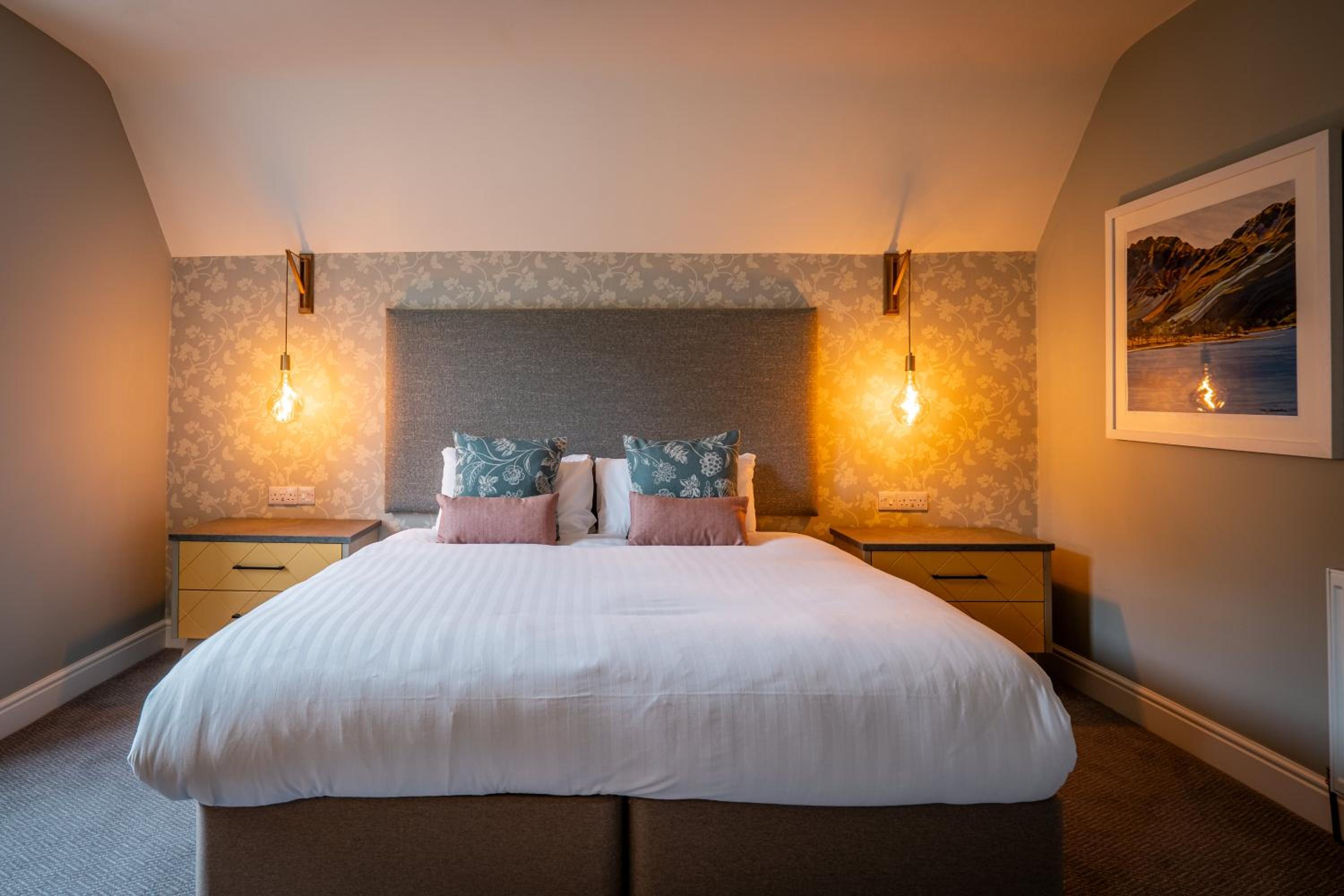 Double or Twin Room with Private Bathroom - Photo 8
