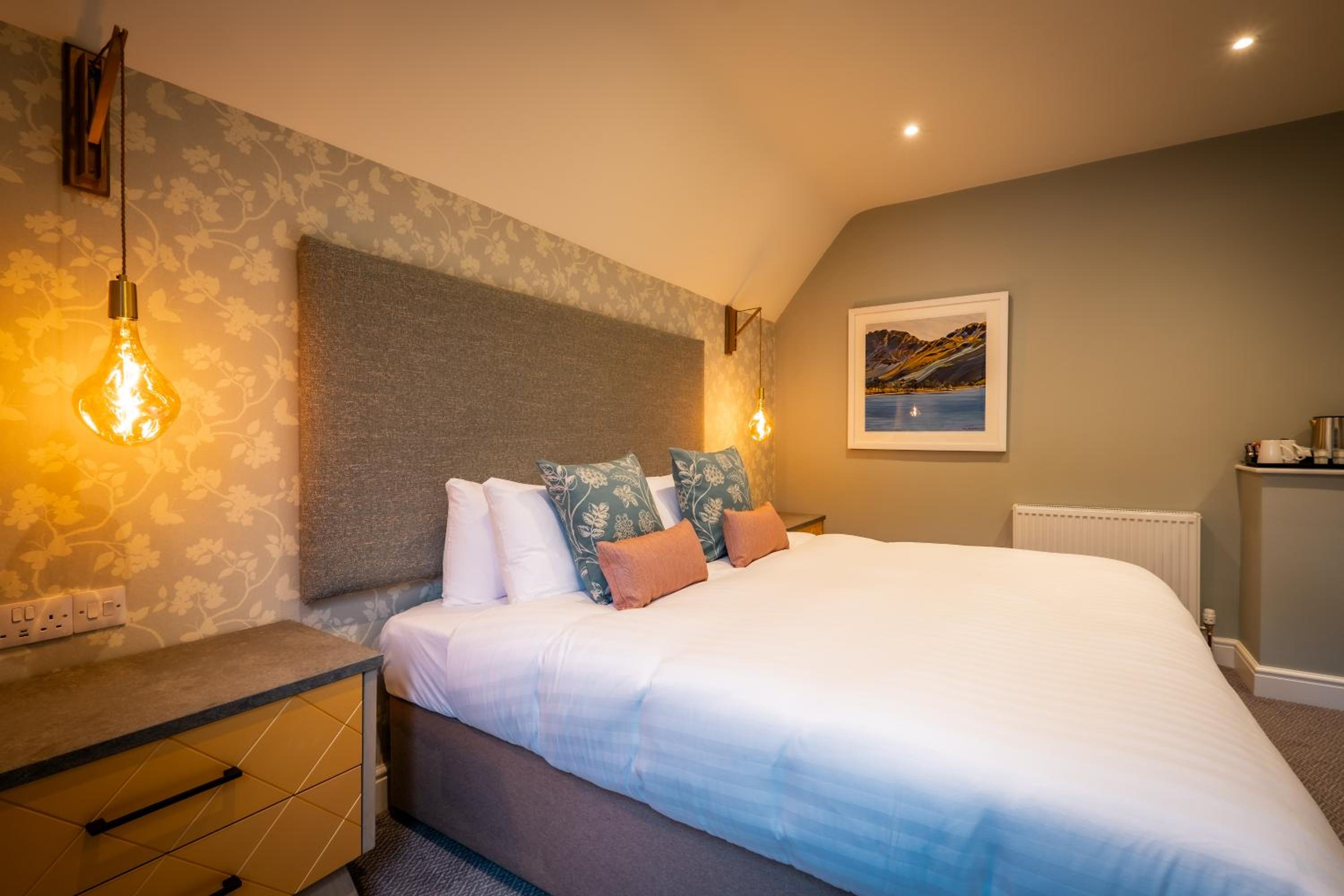 Double or Twin Room with Private Bathroom - Photo 28