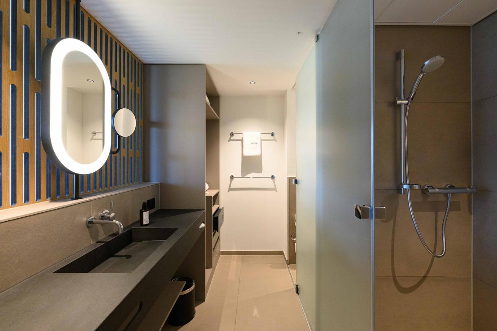 Standard Double Room High Floor with View photo 3