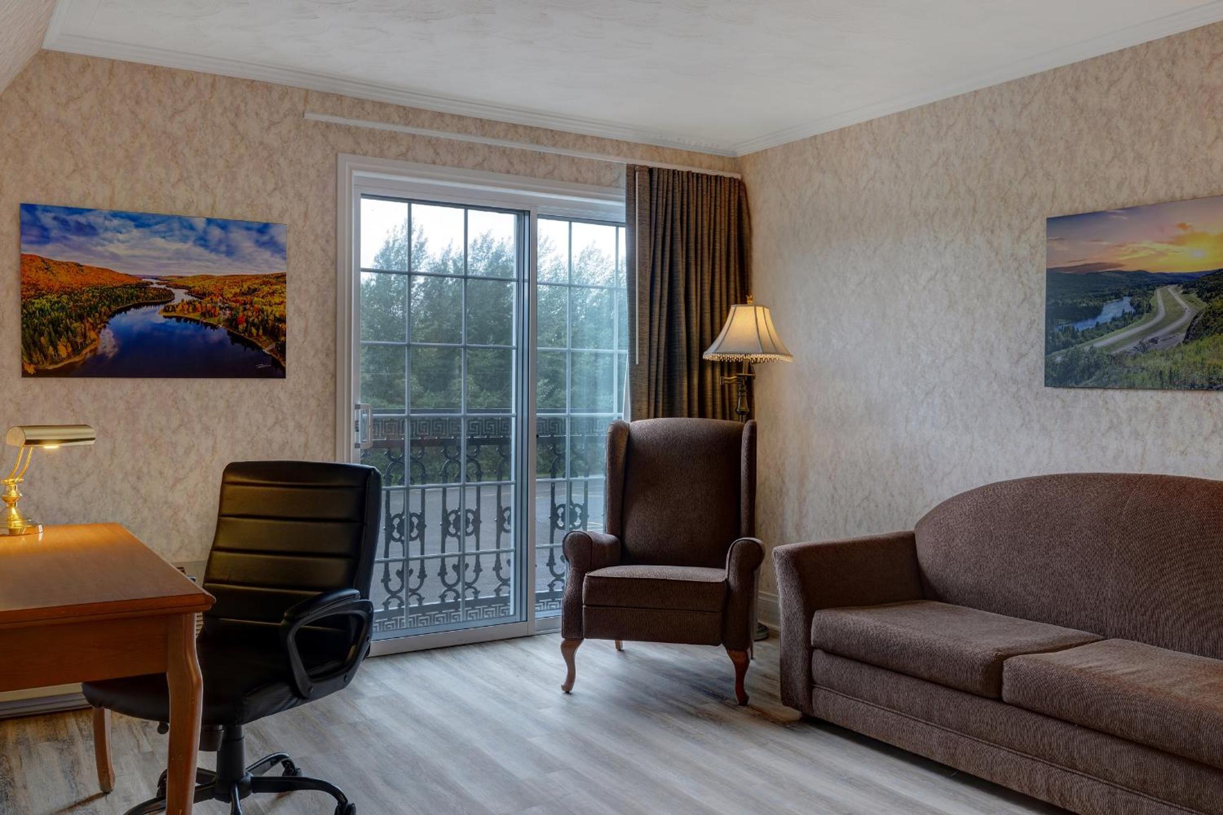 King Room with Sofa Bed - Upper Floor - Non-Smoking - Photo 2