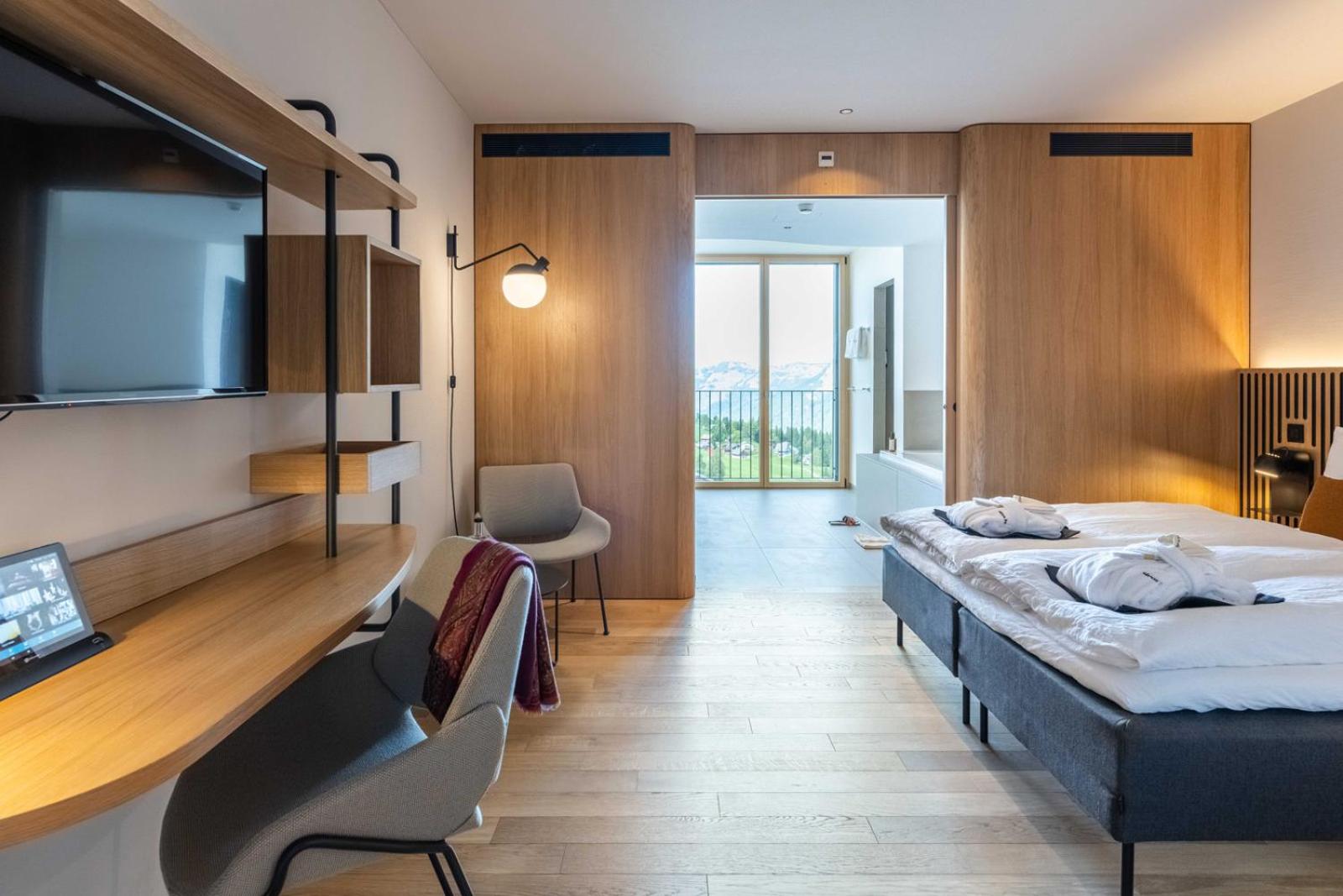 Deluxe Double Room with Spa Bath  photo 2