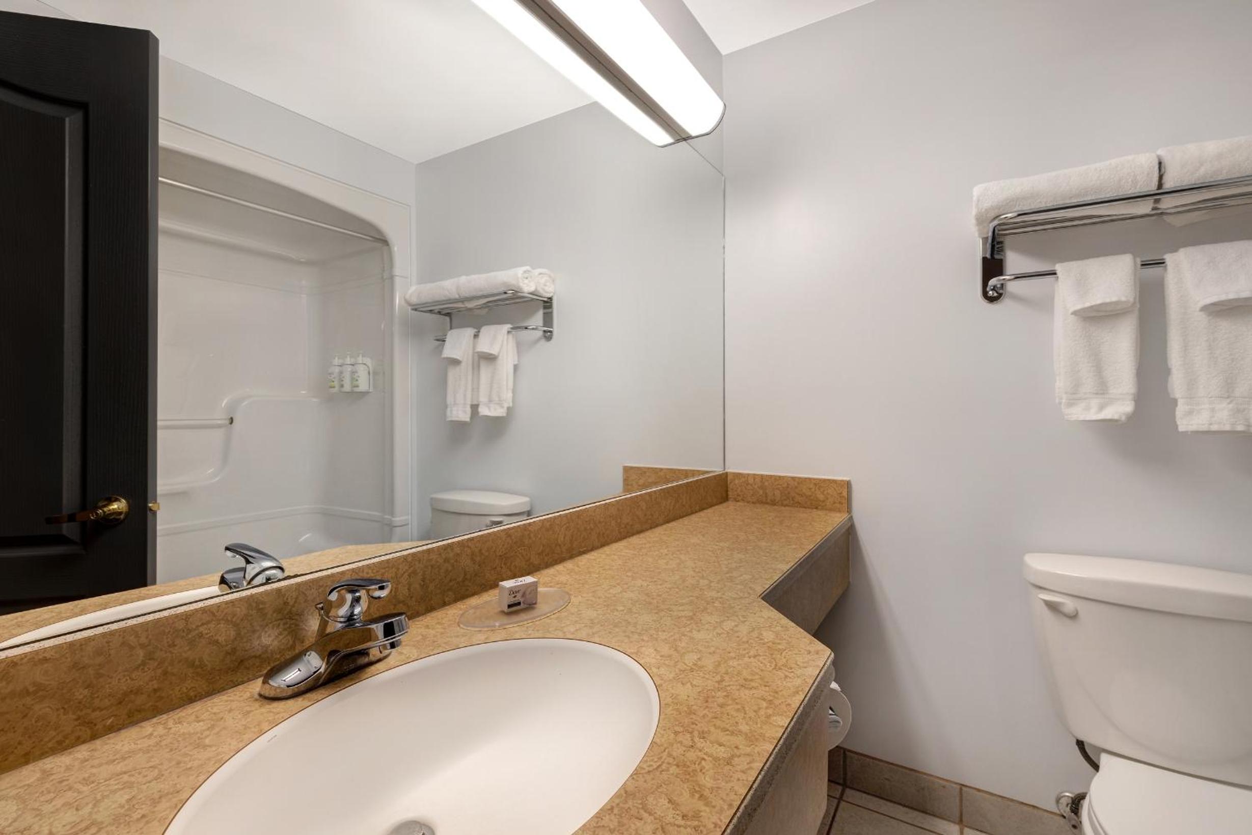 King Room - Upper Floor - Non-Smoking - Photo 7