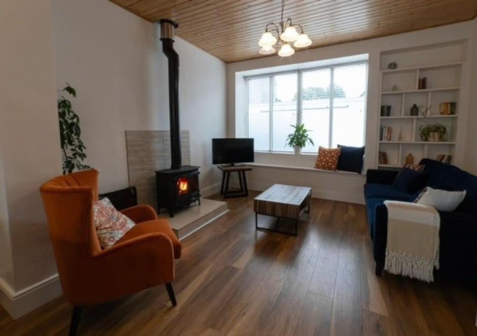 Two-Bedroom House photo 3