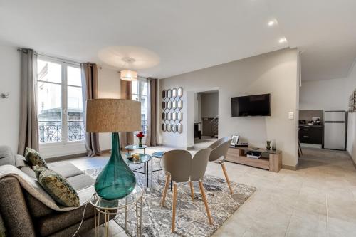 Three-Bedroom Apartment photo 1