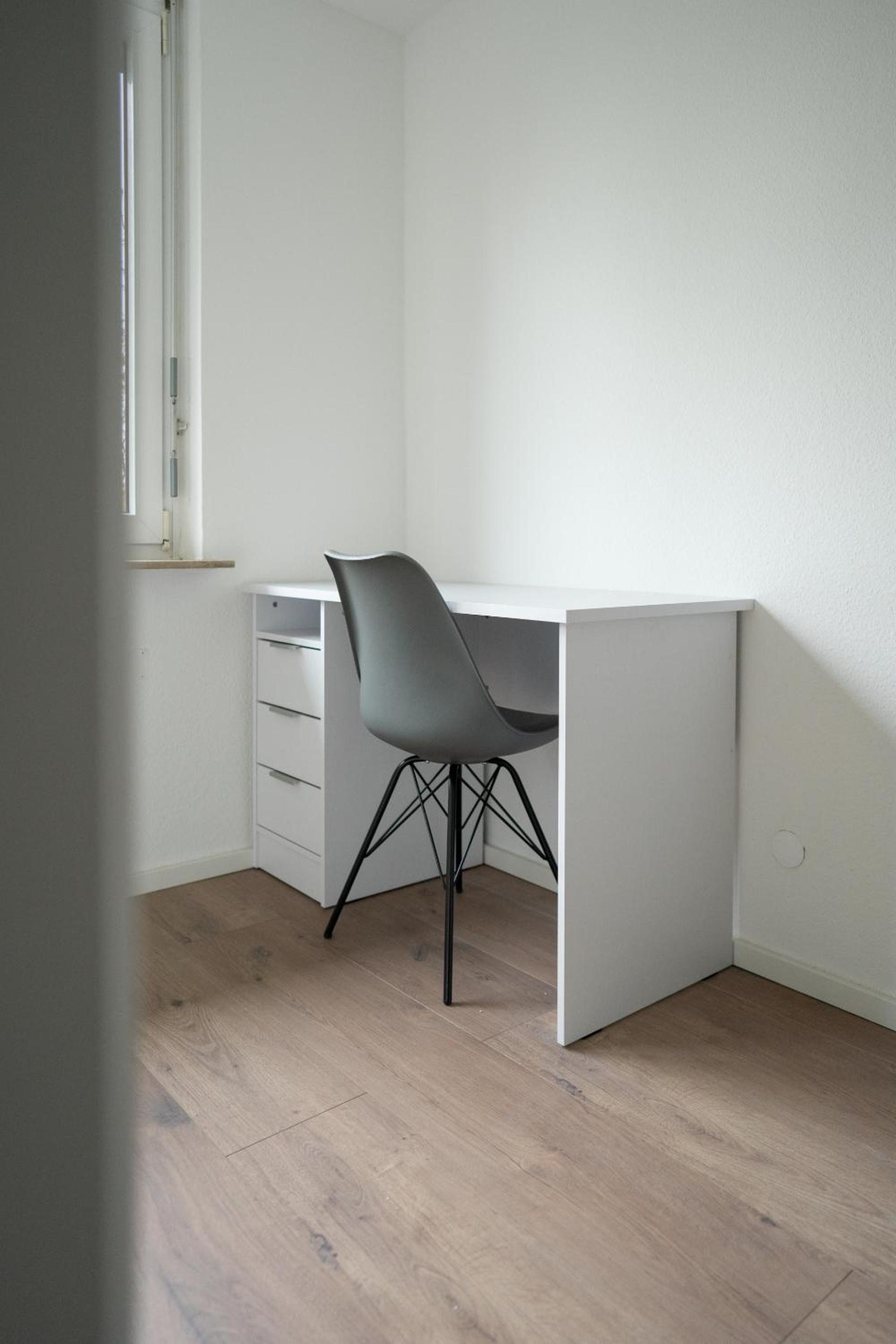 Apartment with Balcony photo 3