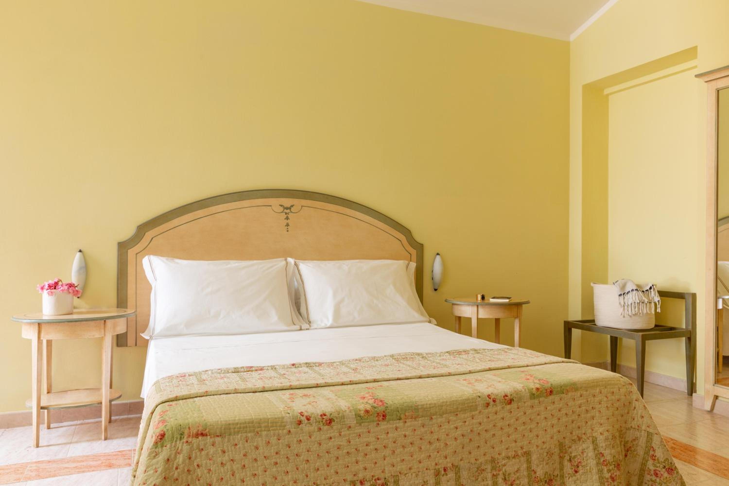 Comfort Quadruple Room - Photo 9