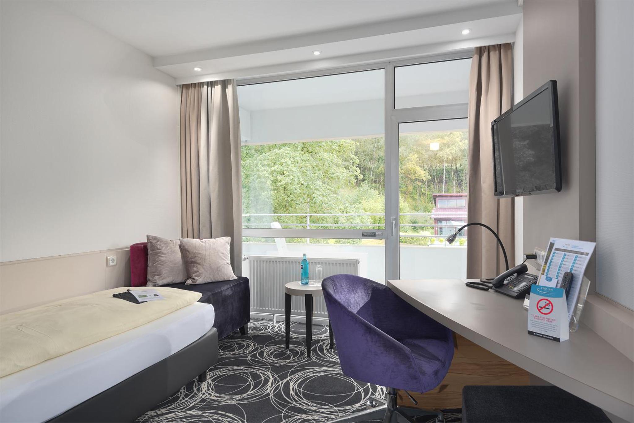 Standard Single Room with Forest View photo 2