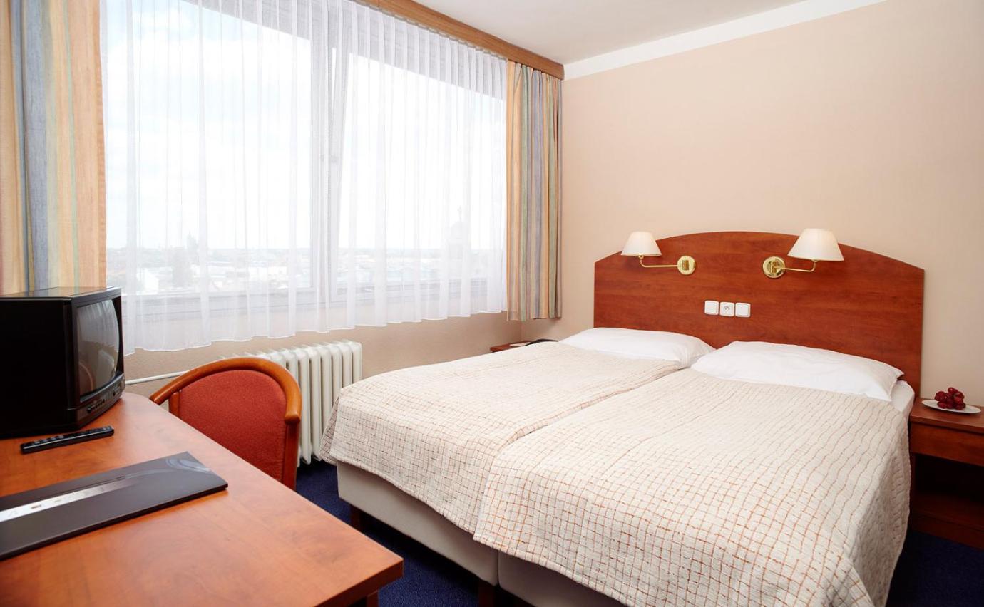 Double or Twin Room - Photo 5