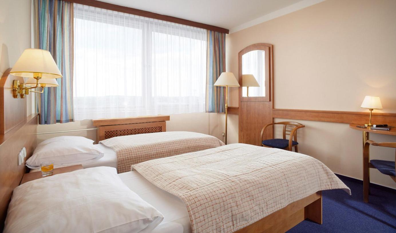 Double or Twin Room - Photo 4