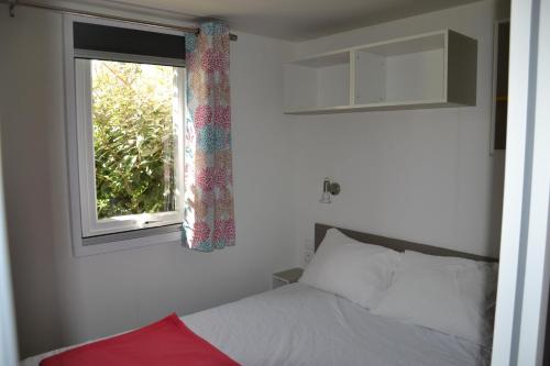 Comfort Plus 2-Bedroom Mobile Home photo 1