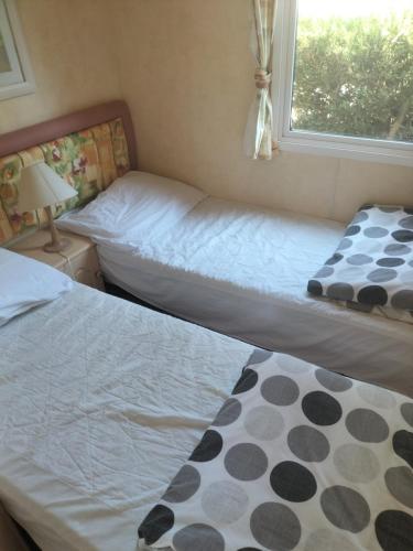 Comfort Plus 2-Bedroom Mobile Home photo 2