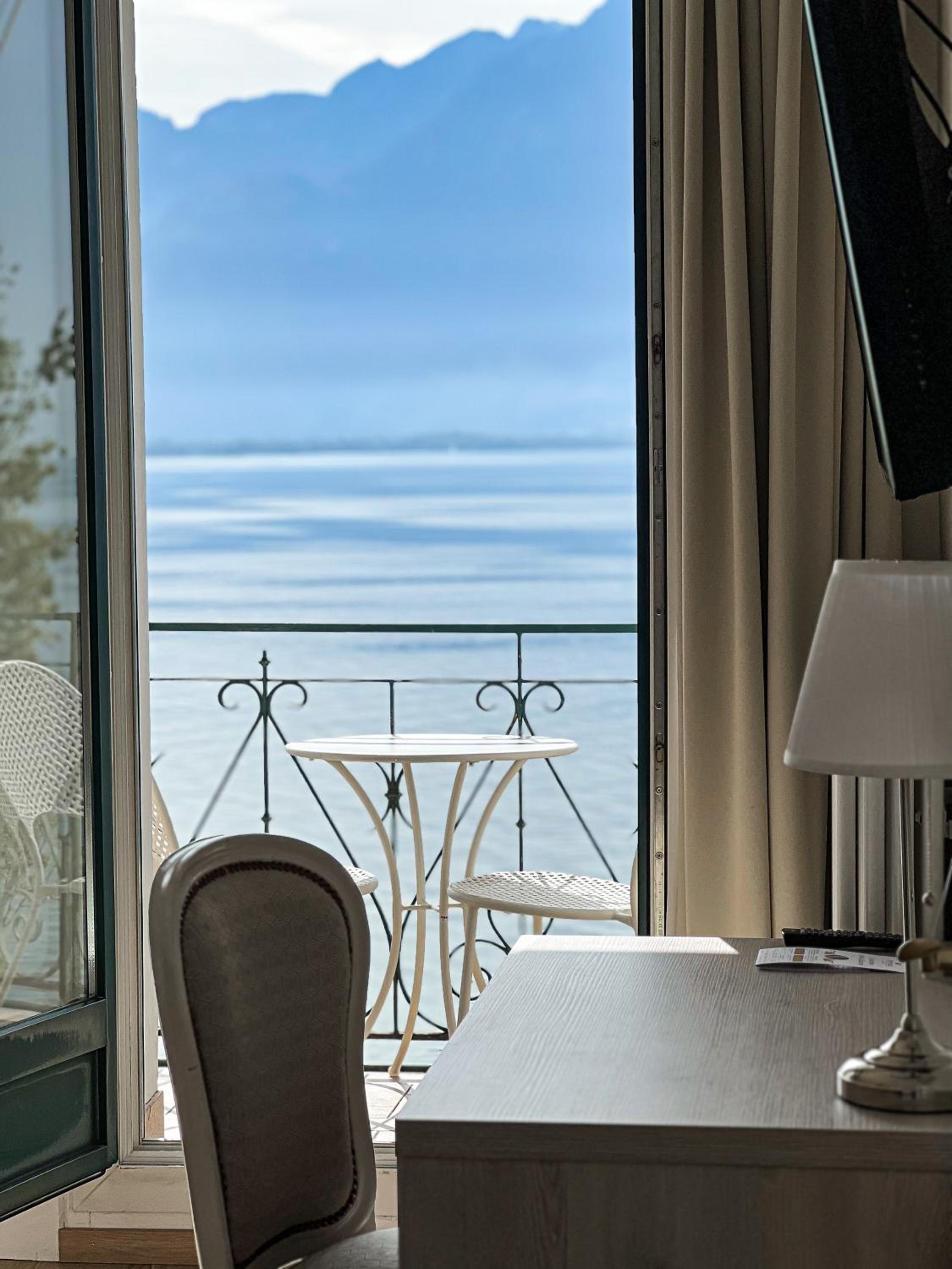 Deluxe Double or Twin Room with Balcony and Lake View - Photo 4