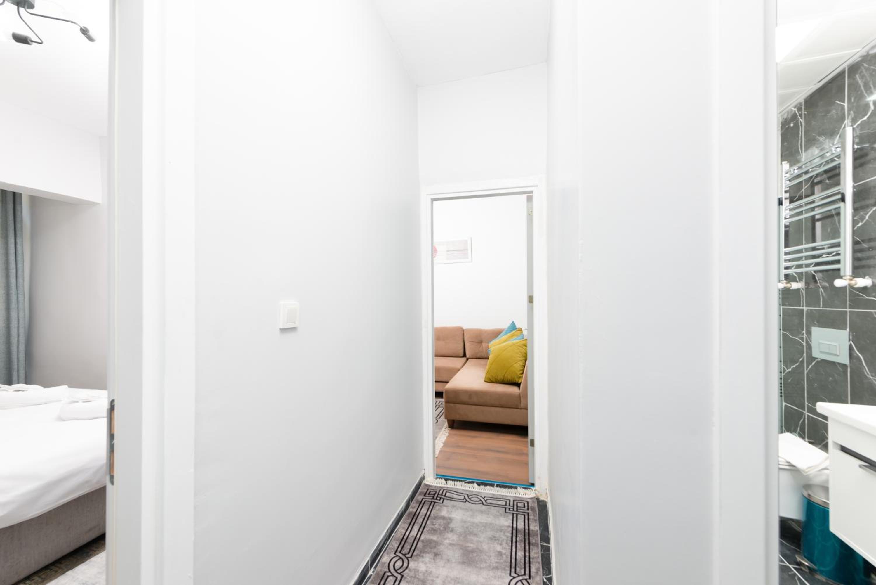 Three-Bedroom Apartment photo 3