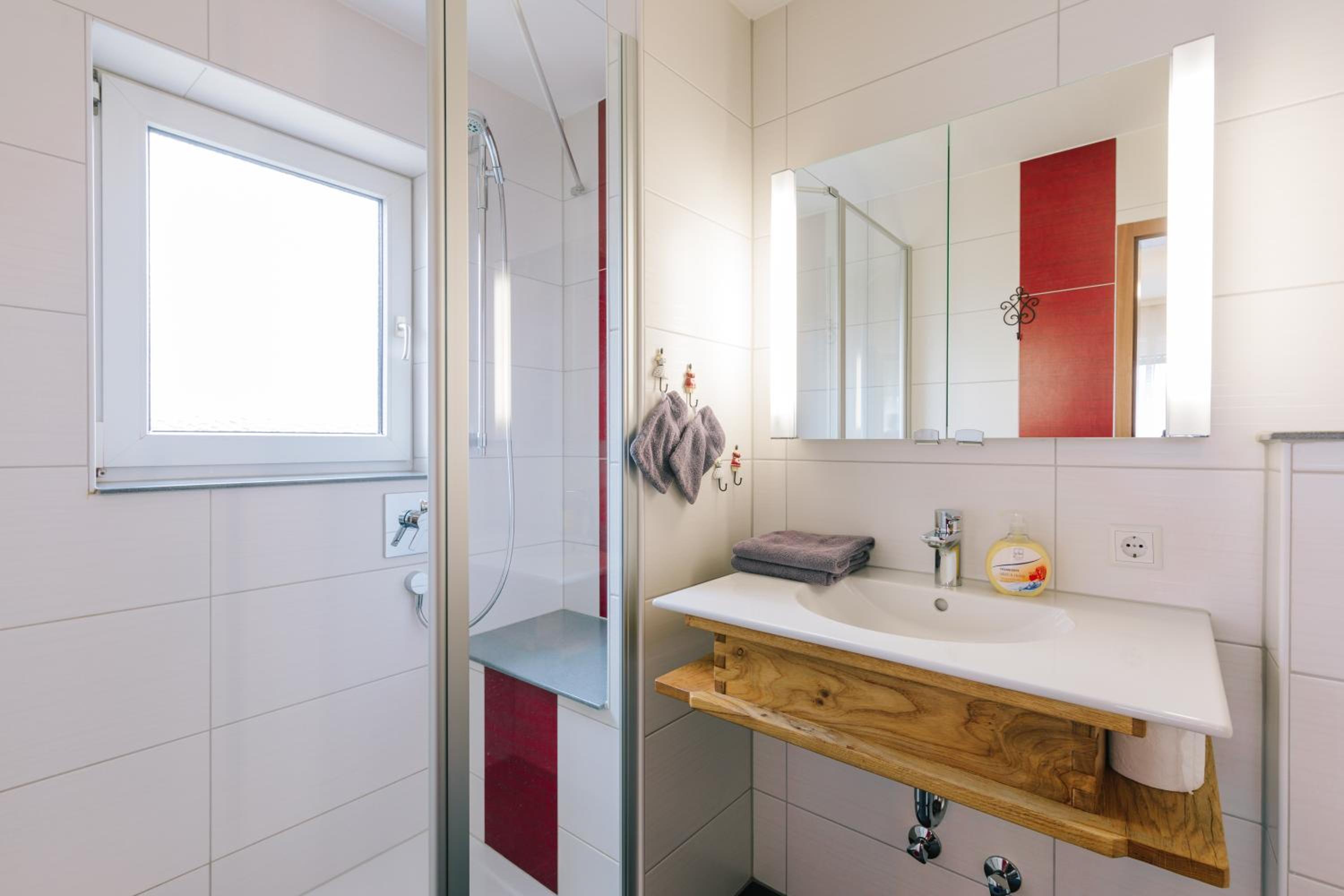 Double Room - Photo 6