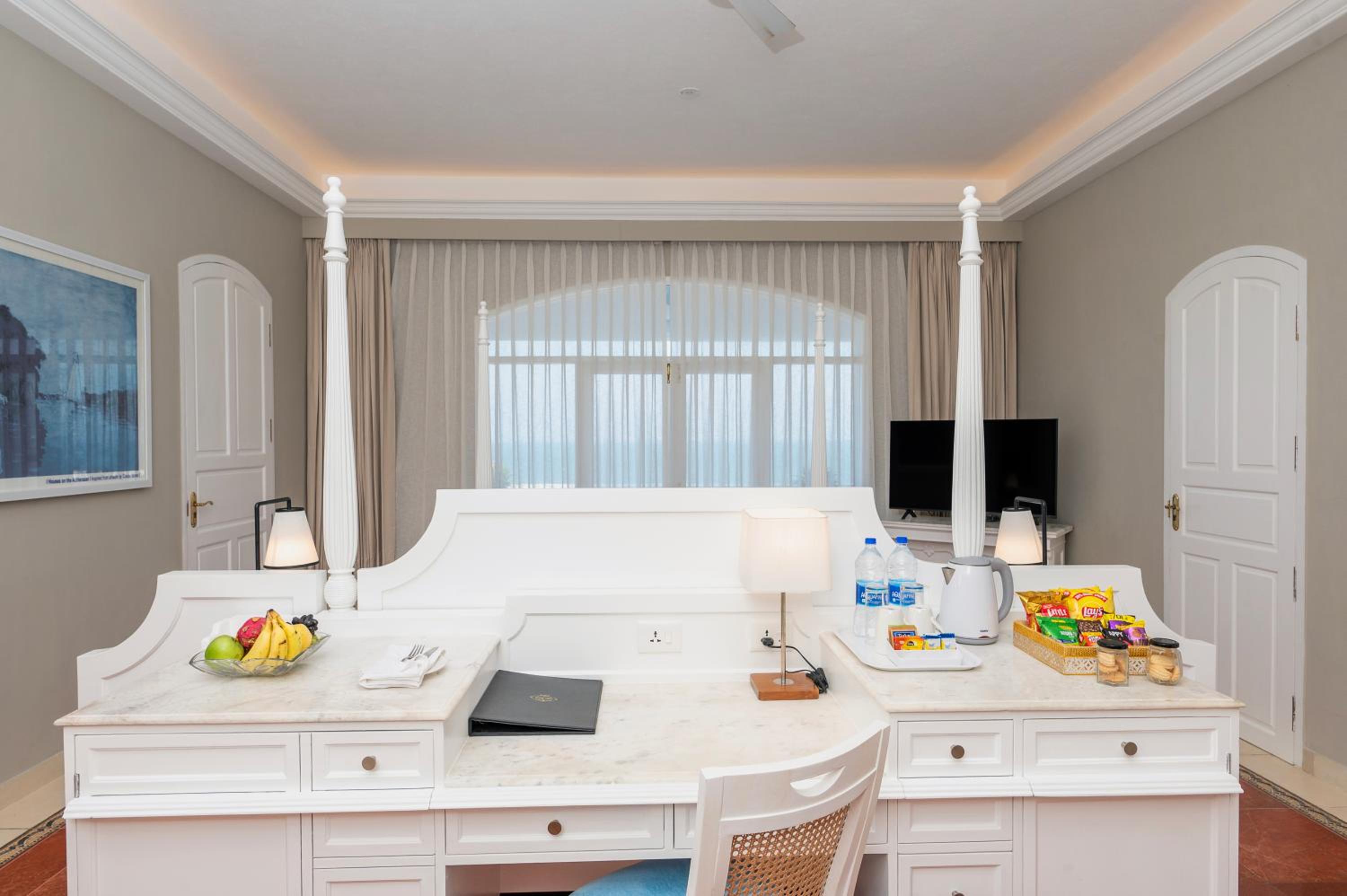 Suite with Balcony - Photo 9