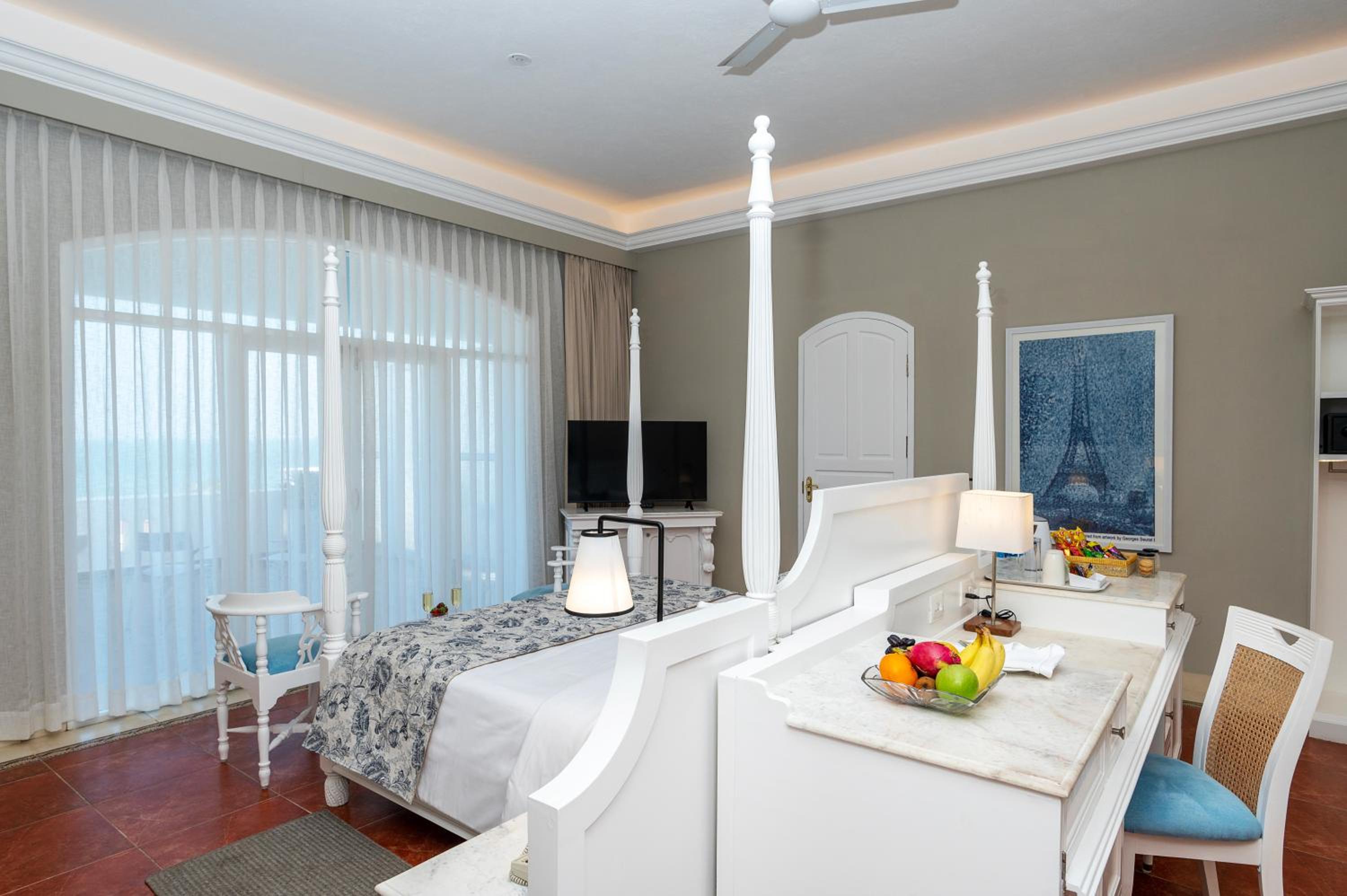 Suite with Balcony - Photo 8