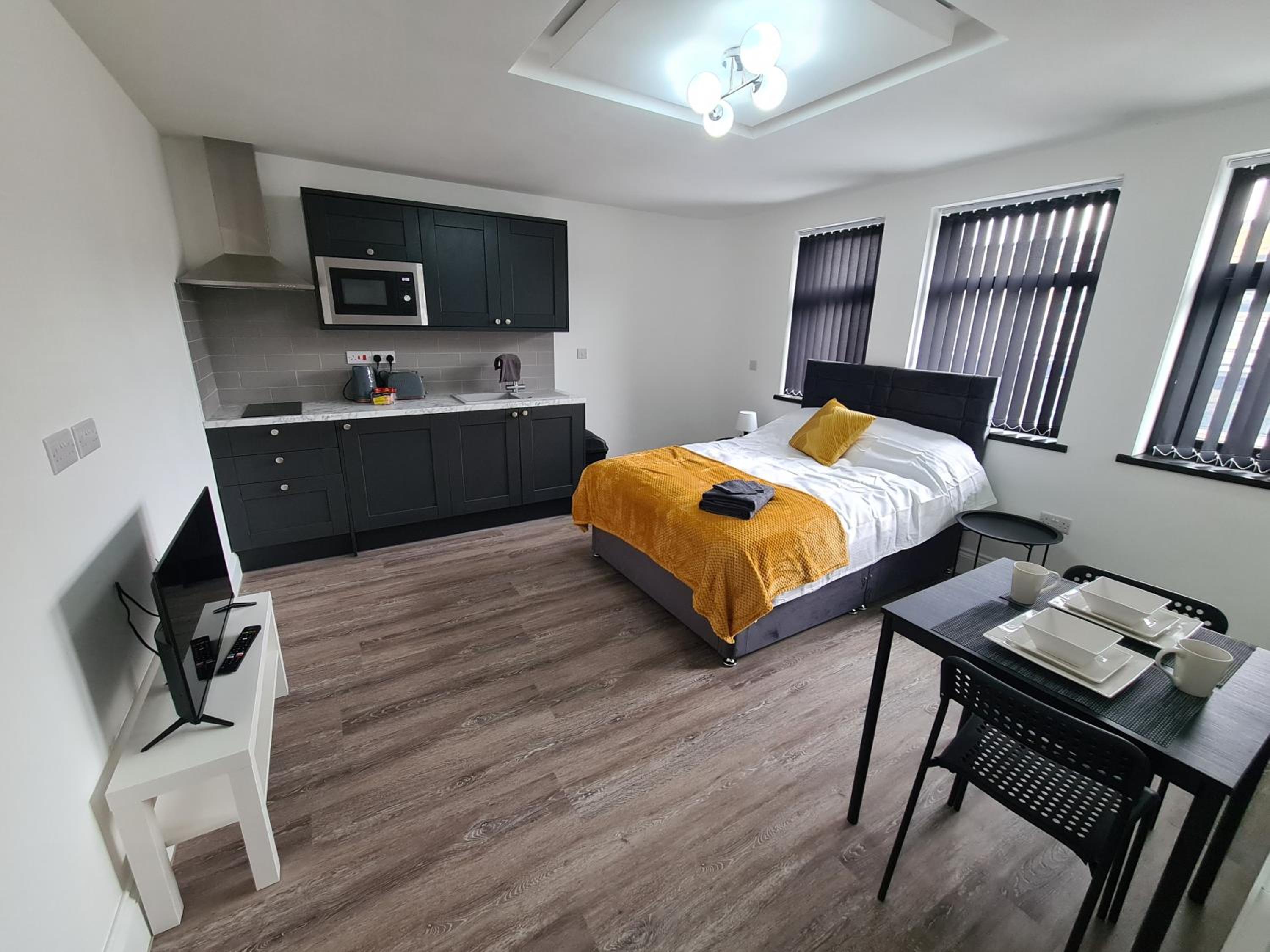 One-Bedroom Apartment photo 1