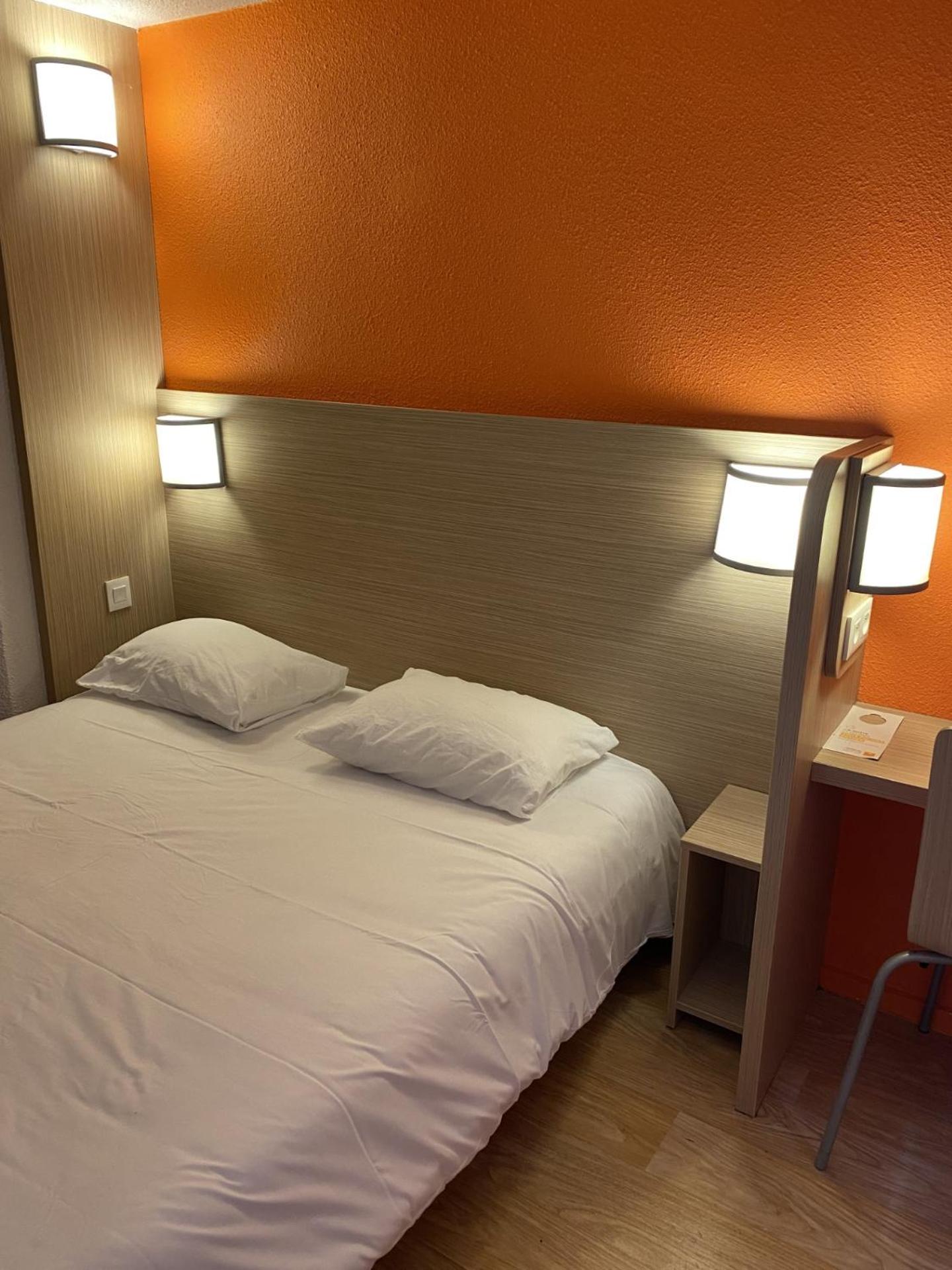 Double Room - Photo 5