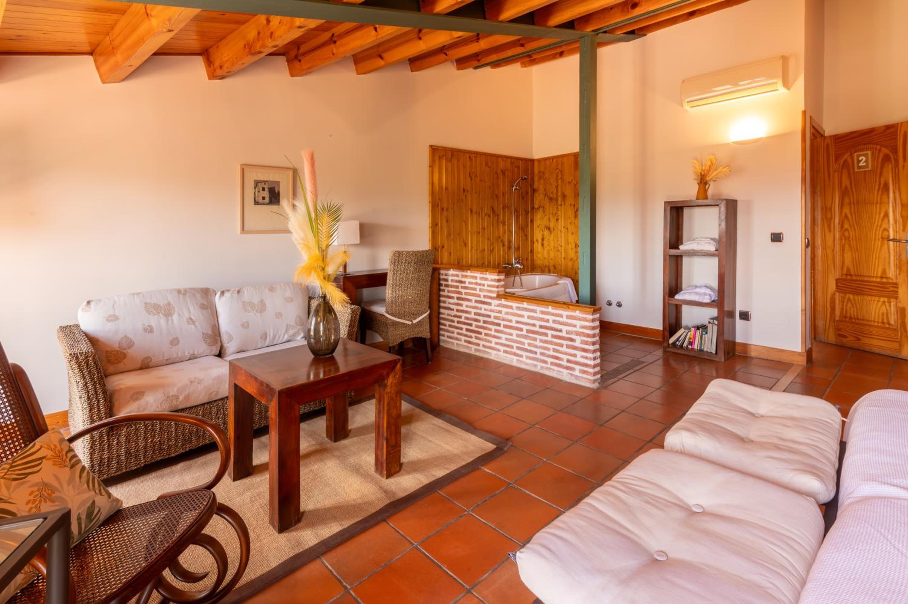 Deluxe Double Room (2 Adults + 1 Child) photo 2