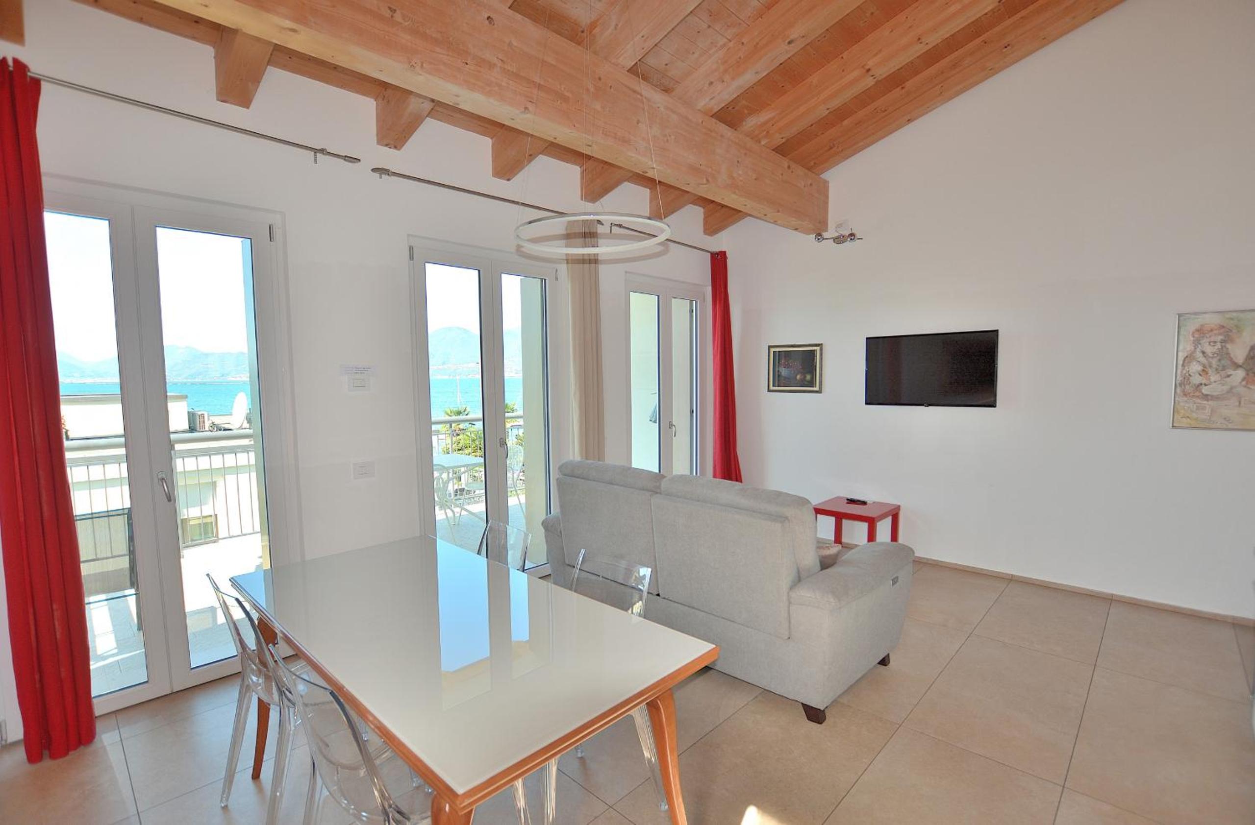Apartment with Lake View photo 2